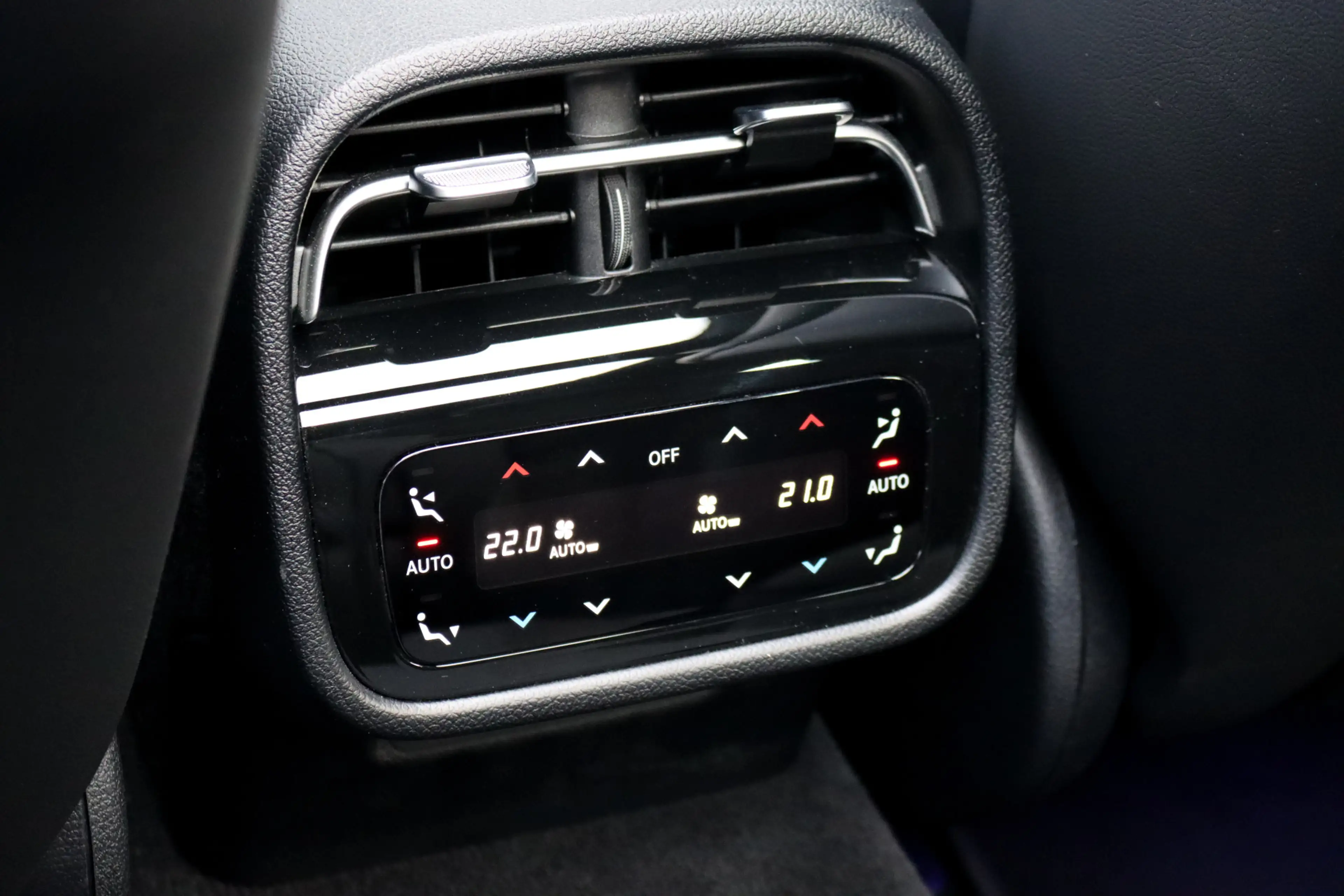 Mercedes-Benz E 300 Estate e AMG Line | Hyperscreen | Distronic+ | HUD — photo 35