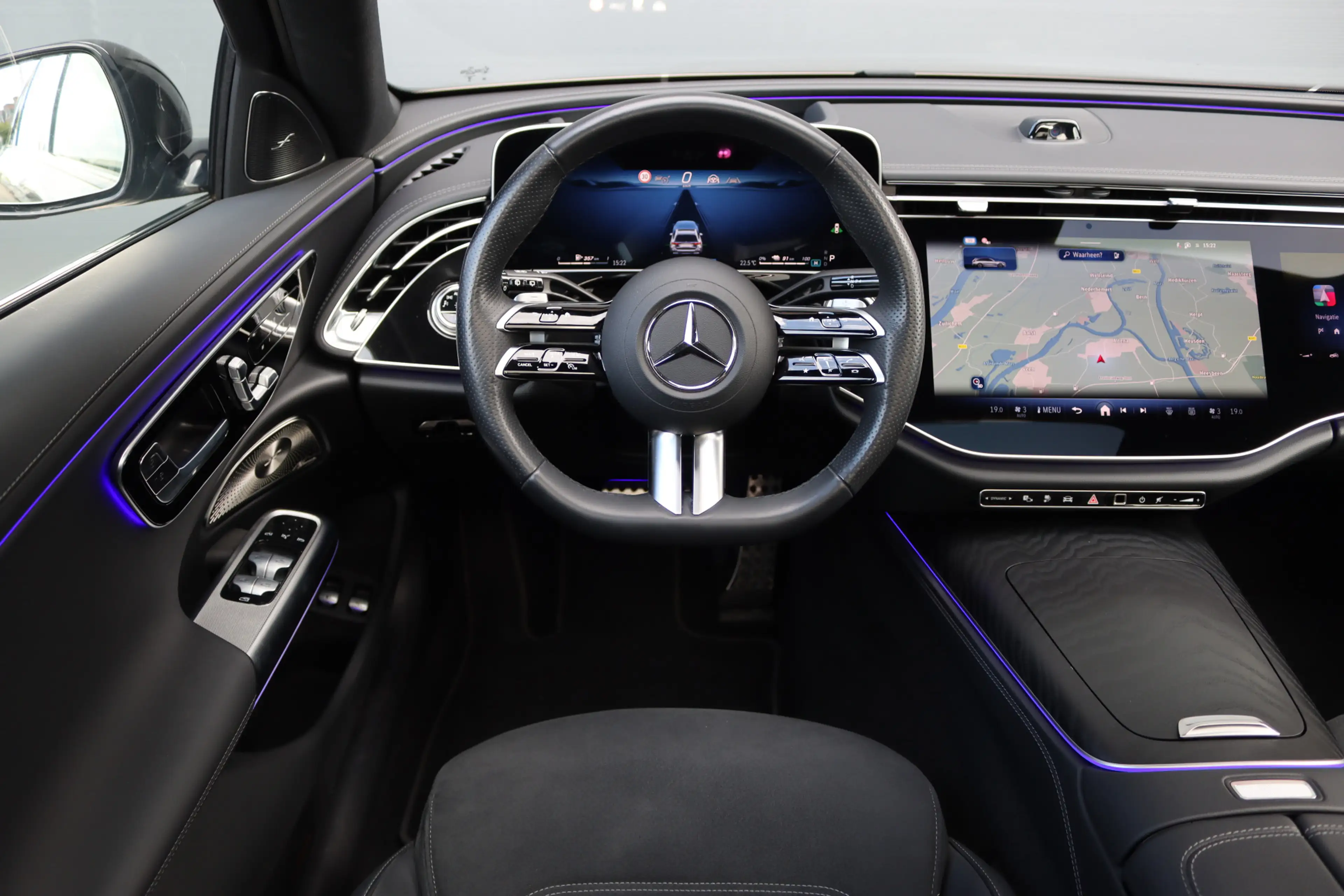 Mercedes-Benz E 300 Estate e AMG Line | Hyperscreen | Distronic+ | HUD — photo 29