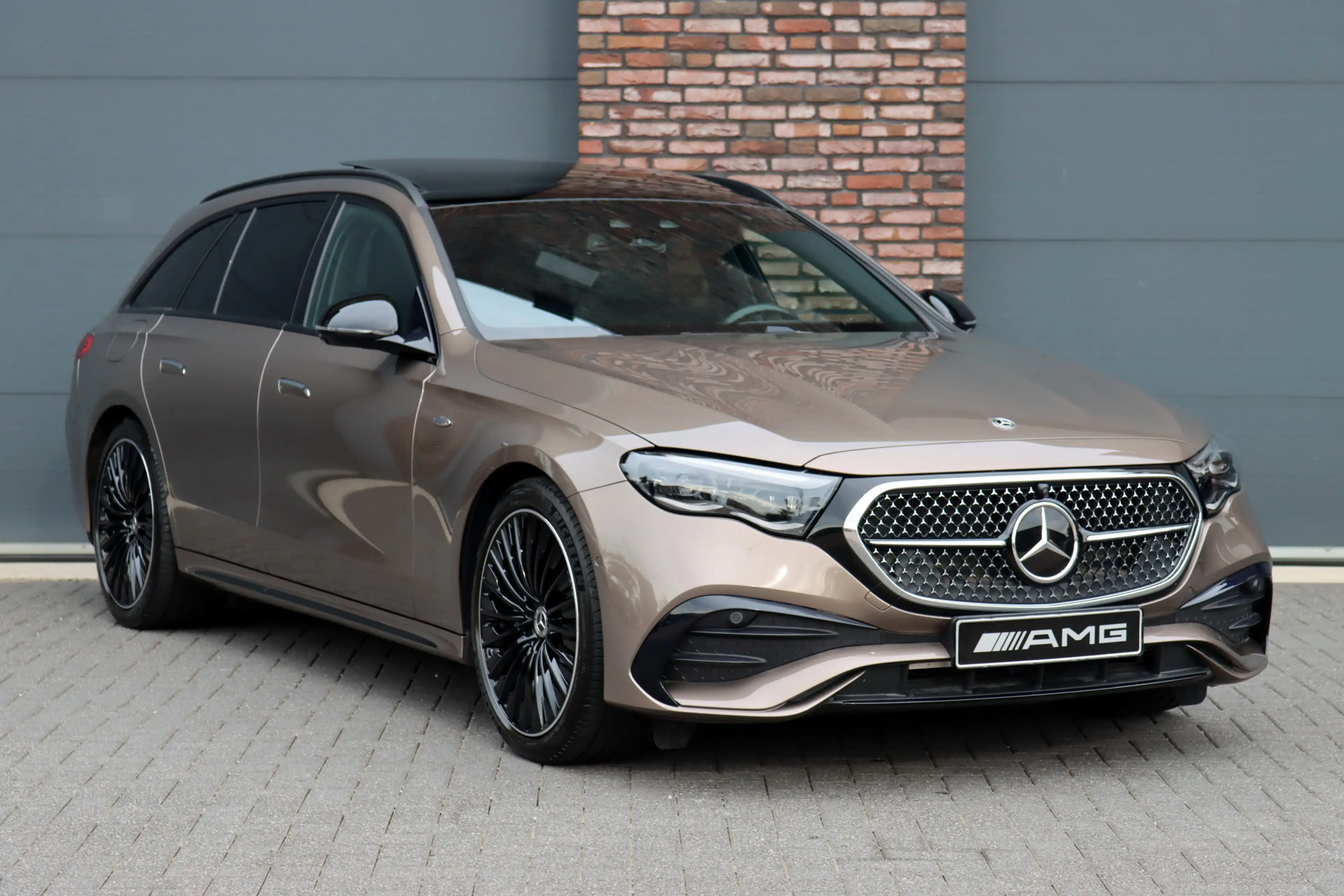 Mercedes-Benz E 300 Estate e AMG Line | Hyperscreen | Distronic+ | HUD — photo 3