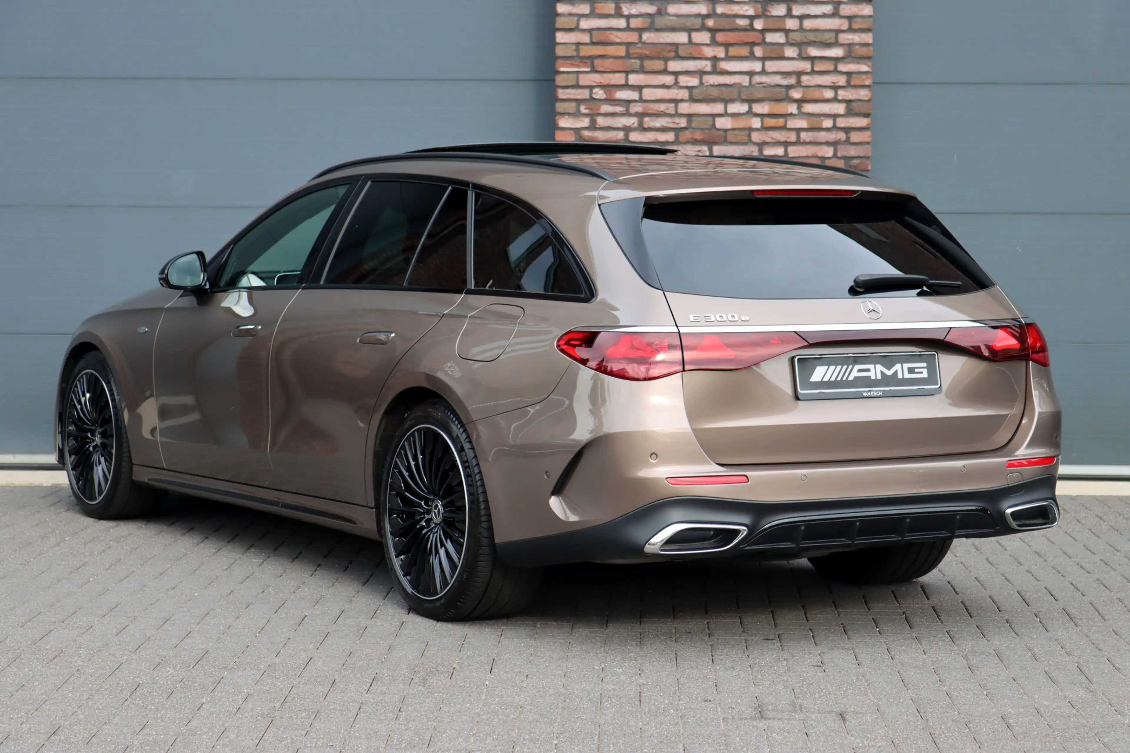 Mercedes-Benz E 300 Estate e AMG Line | Hyperscreen | Distronic+ | HUD — photo 5