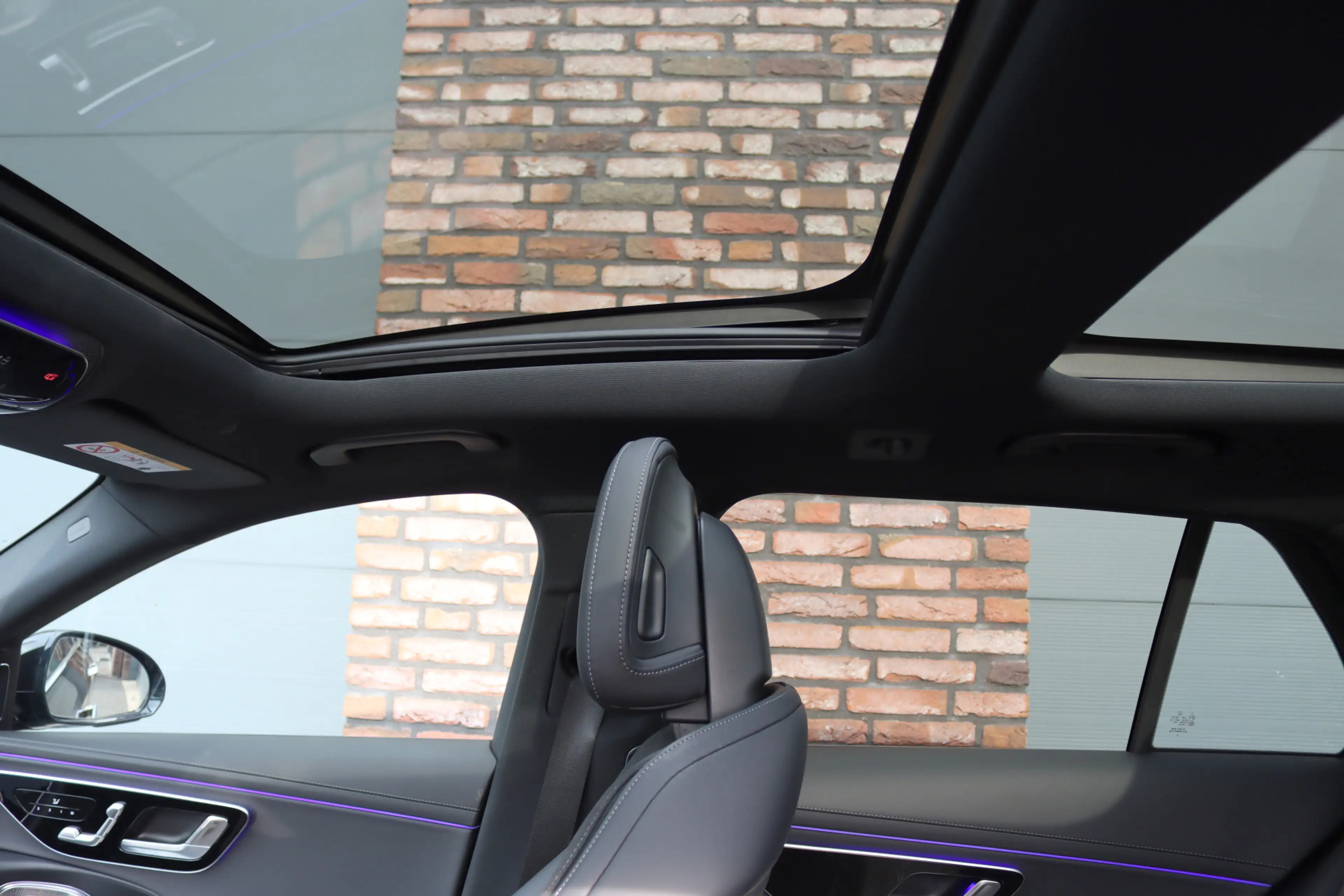 Mercedes-Benz E 300 Estate e AMG Line | Hyperscreen | Distronic+ | HUD — photo 4