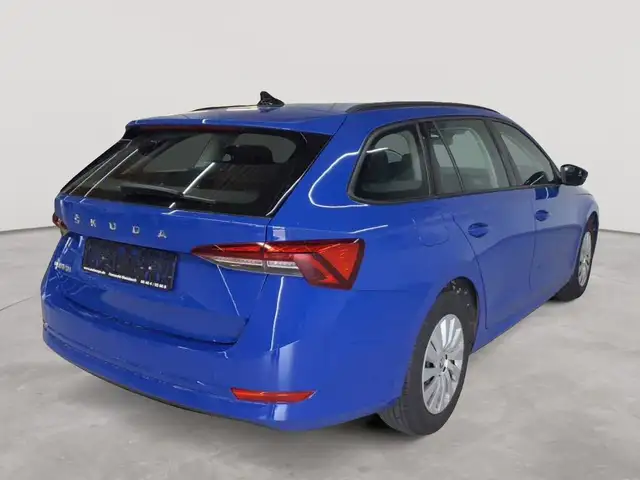 Skoda Octavia view 4