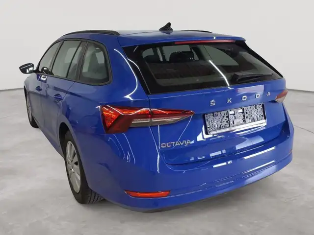 Skoda Octavia view 5