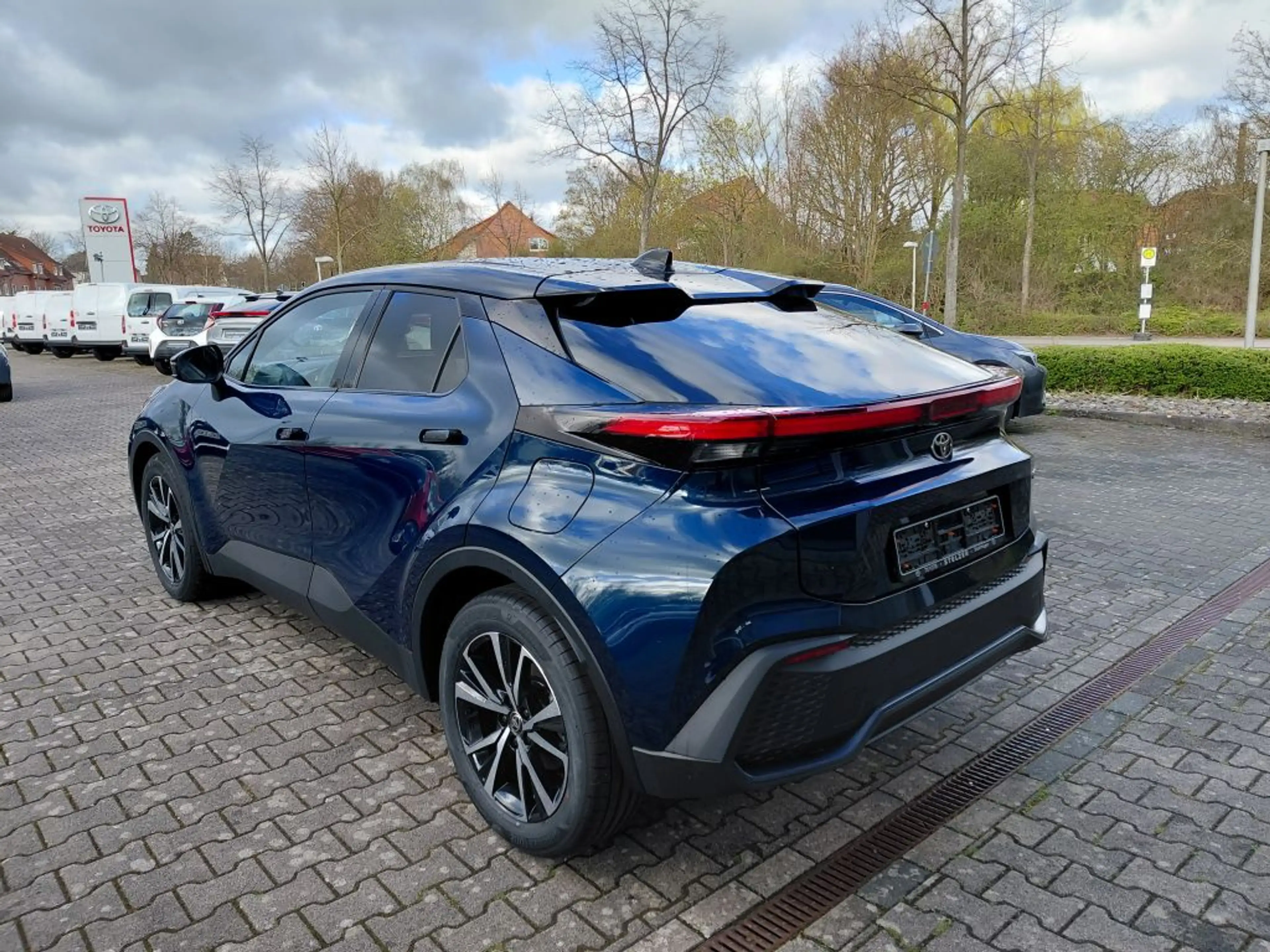 Toyota C-HR 1.8 Hybrid Teamplayer (AX2) — photo 3
