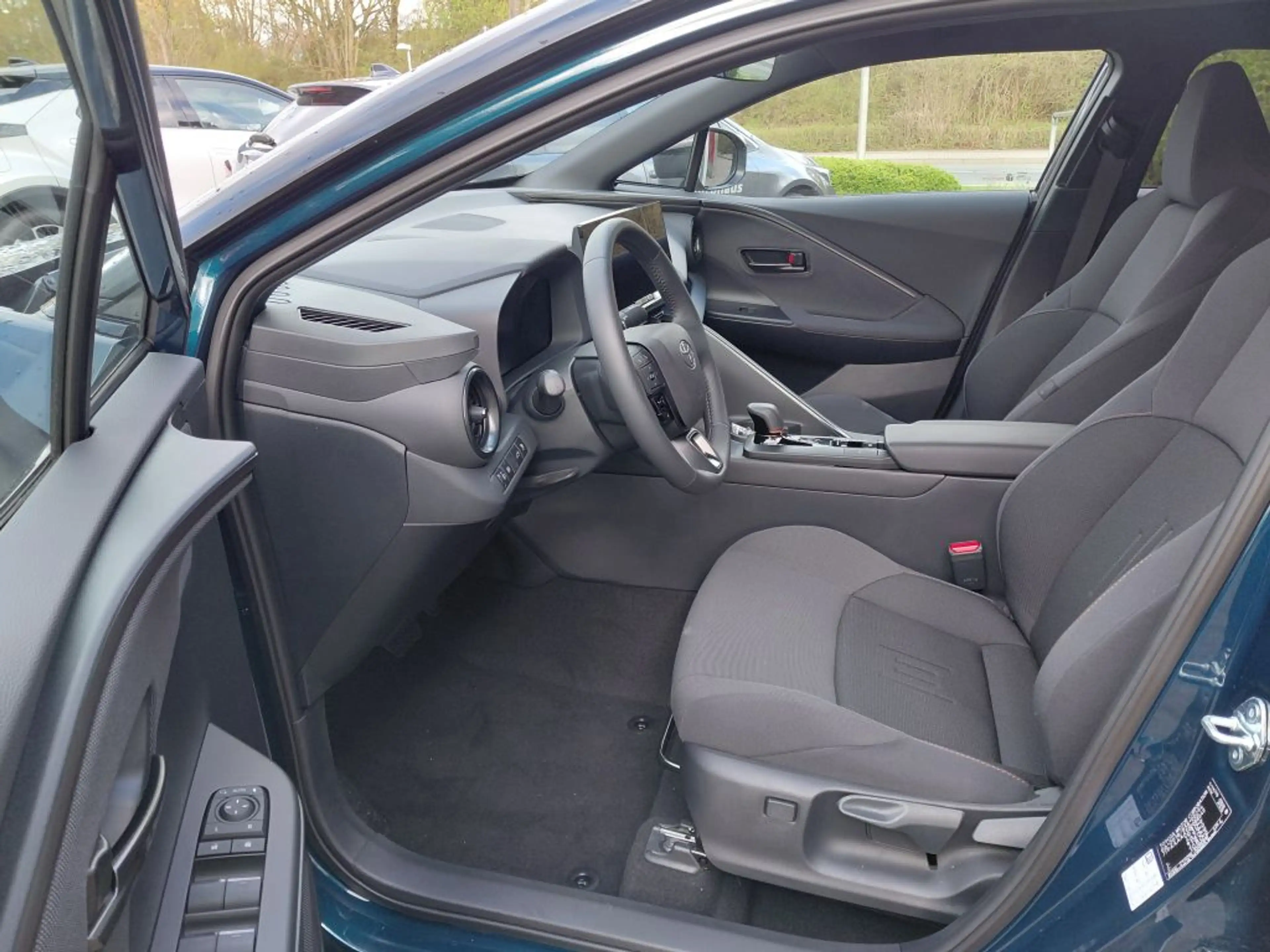 Toyota C-HR 1.8 Hybrid Teamplayer (AX2) — photo 8