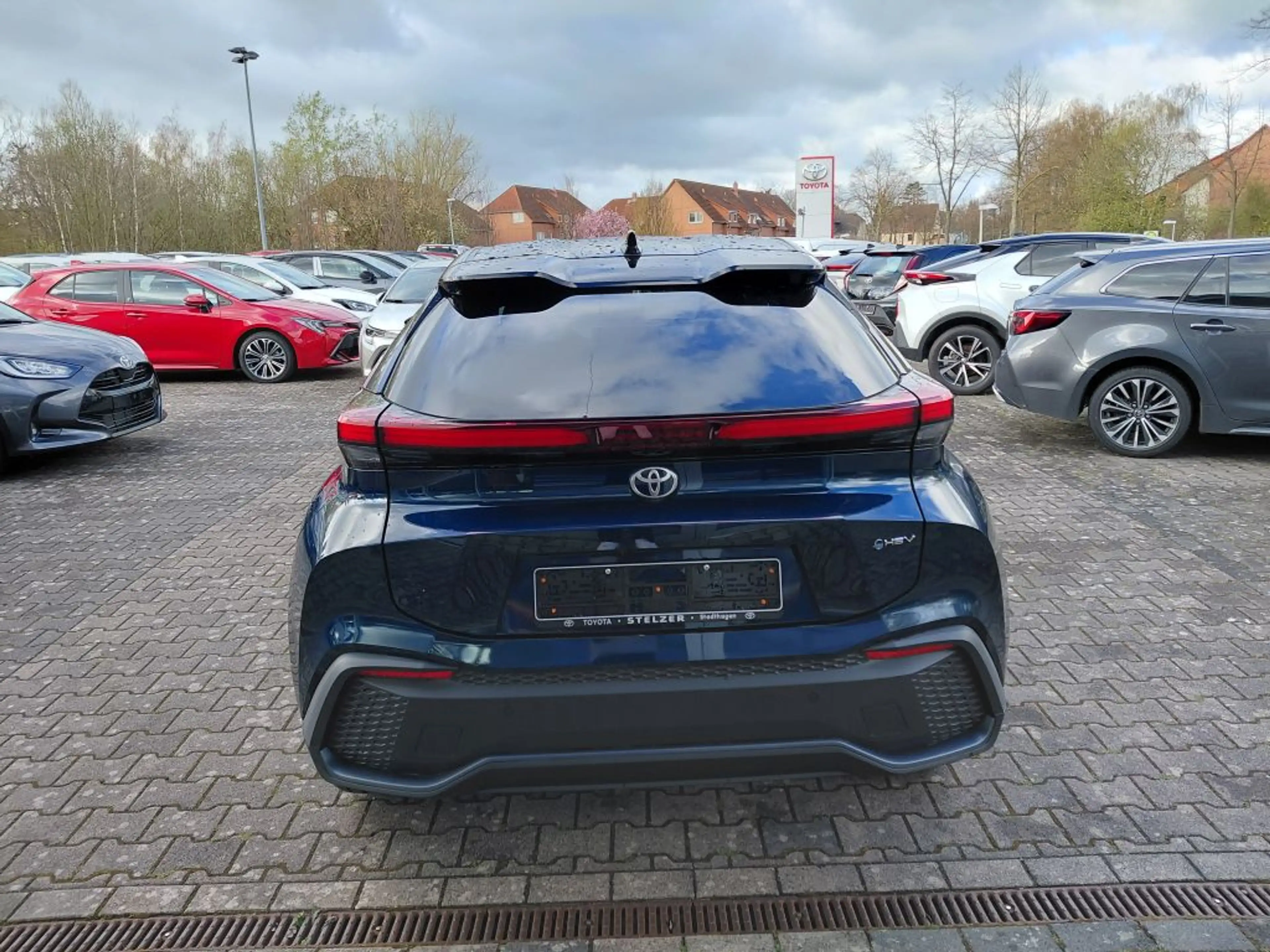 Toyota C-HR 1.8 Hybrid Teamplayer (AX2) — photo 4