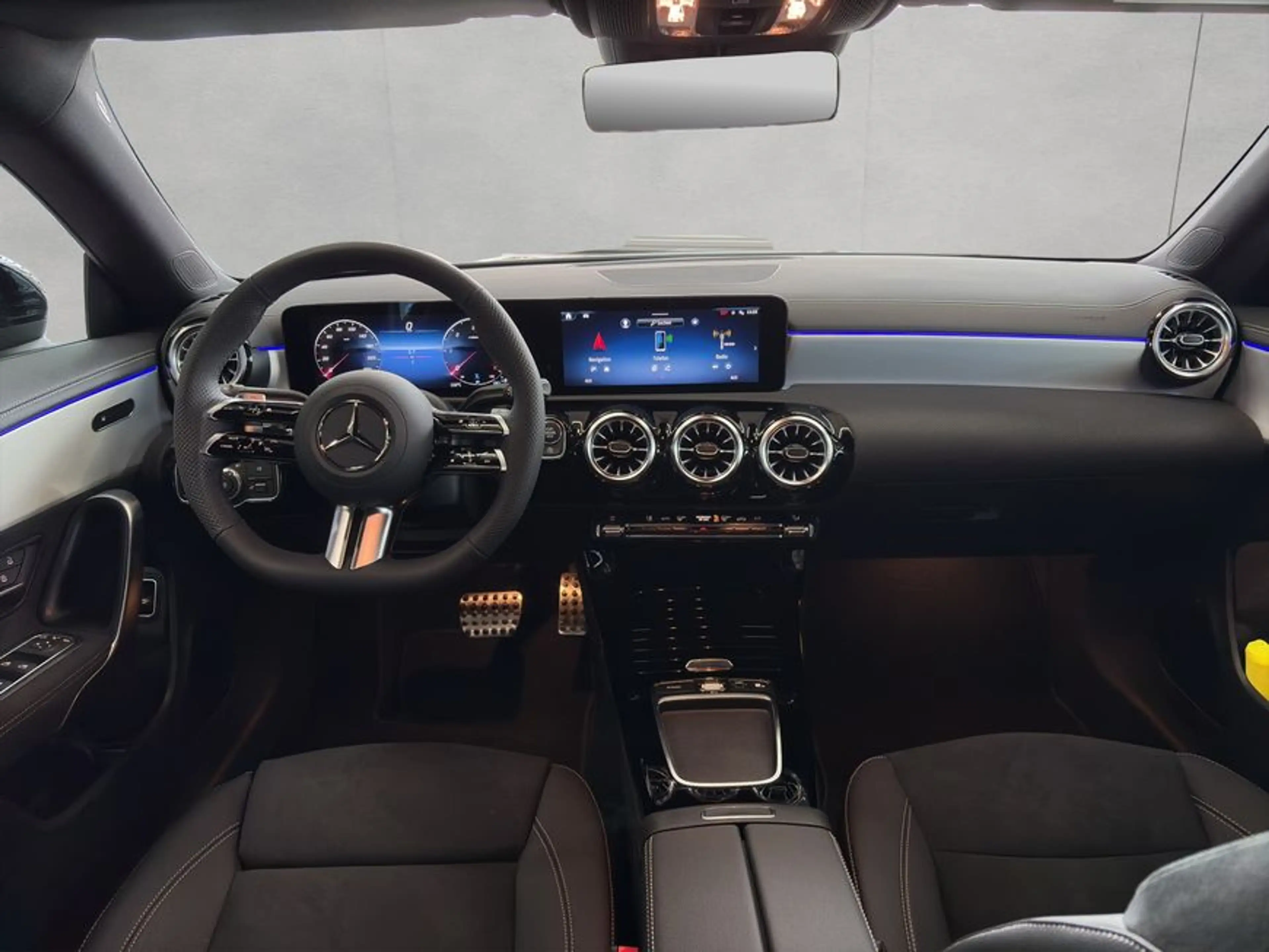Mercedes-Benz CLA 200 CLA — photo 13