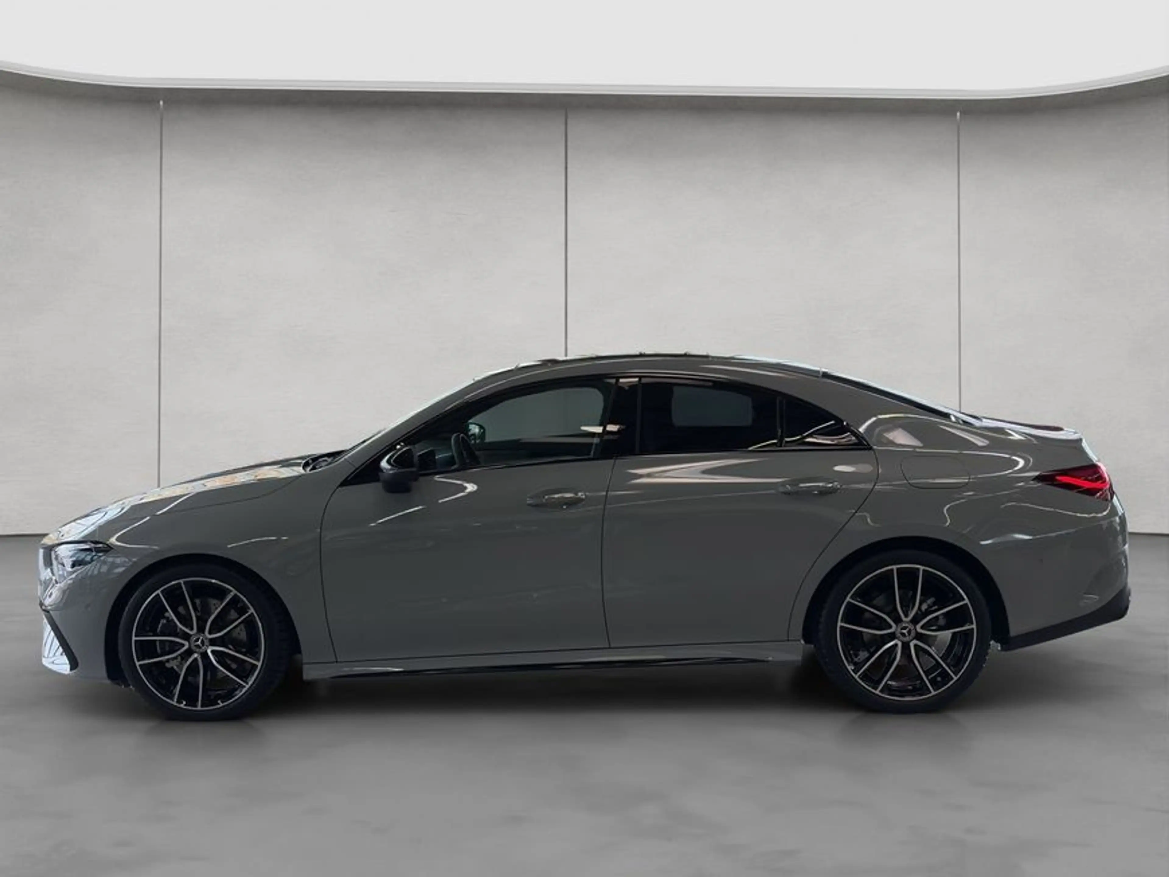 Mercedes-Benz CLA 200 CLA — photo 2