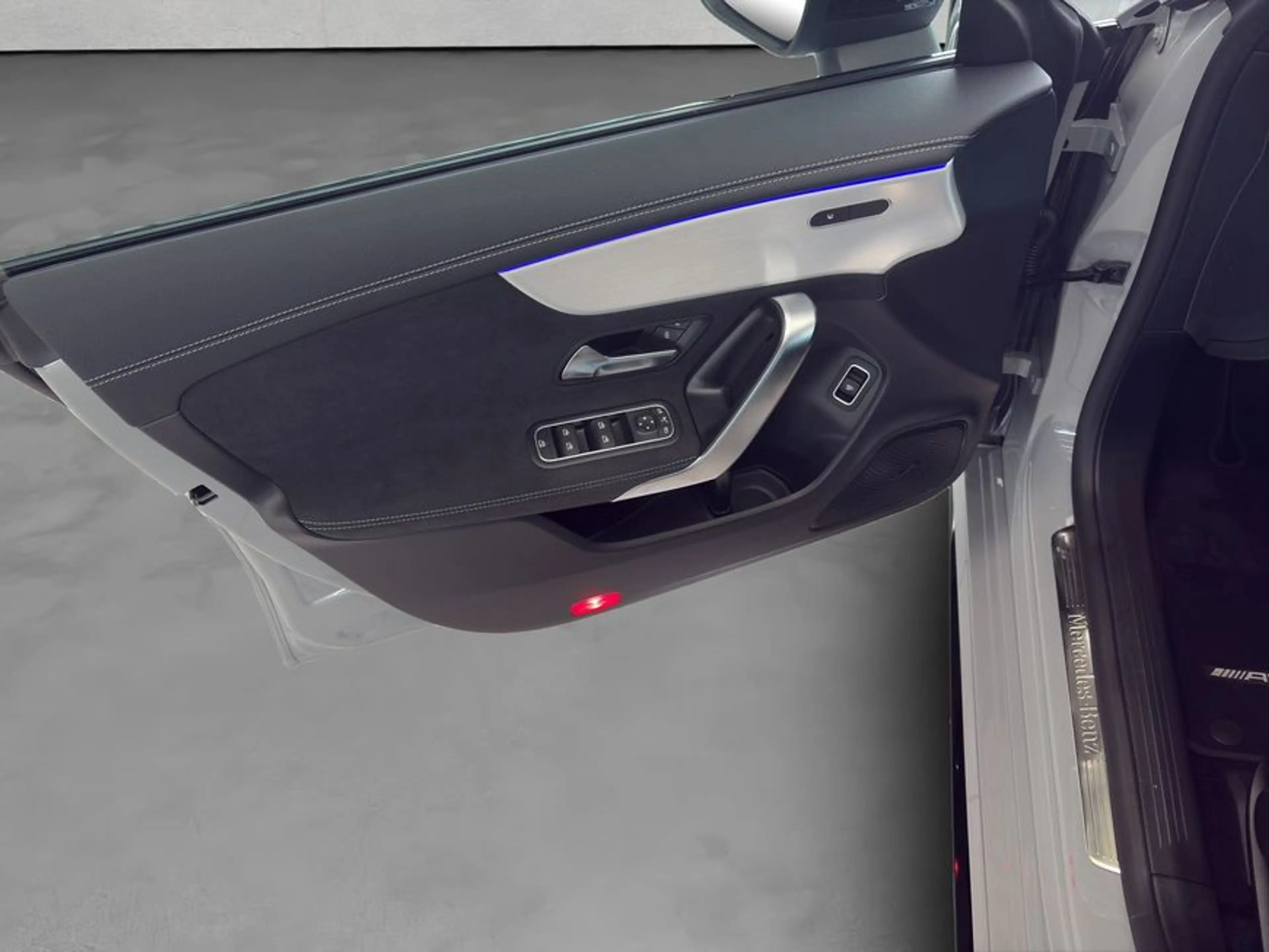 Mercedes-Benz CLA 200 CLA — photo 15