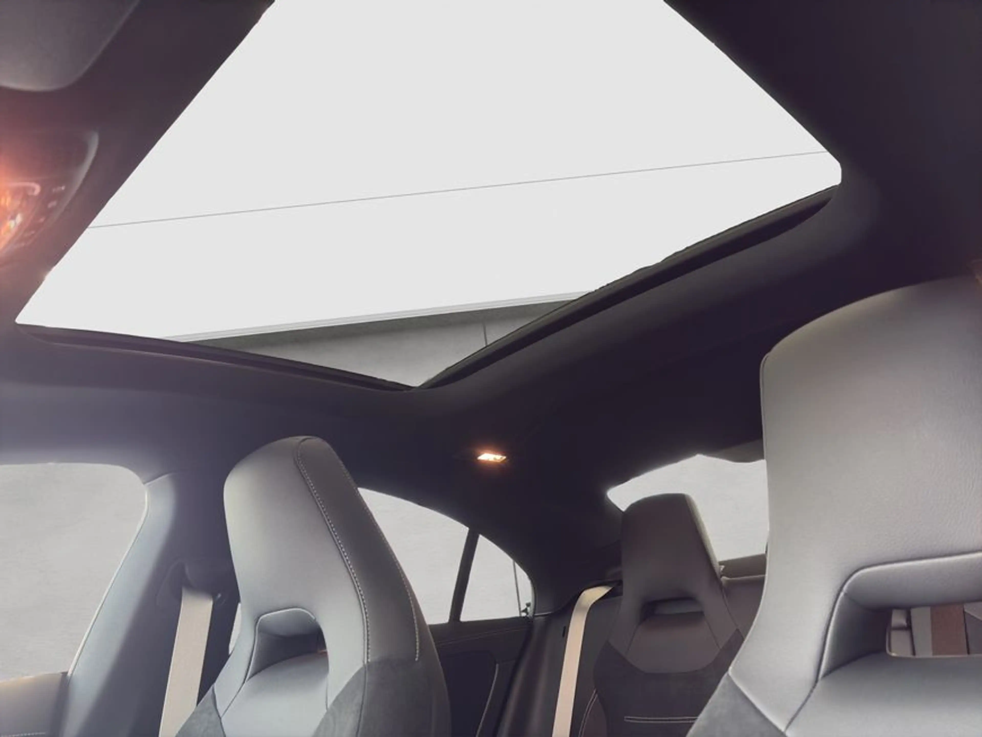 Mercedes-Benz CLA 200 CLA — photo 14