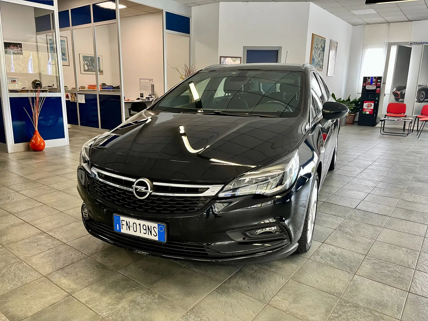 Opel Astra Sports Tourer 1.6 cdti Dynamic s Noir - 1