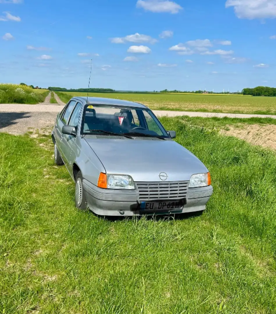 Opel Kadett e LS - 1