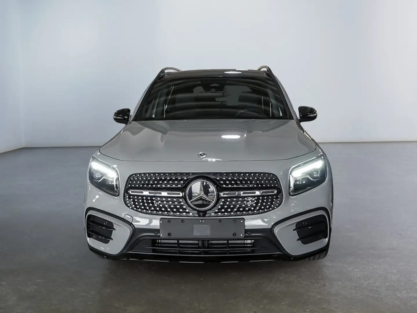 Mercedes-Benz GLB 200 d 4M AMG NIGHT MULTI 360 AHK KAMERA PANO Grau - 2