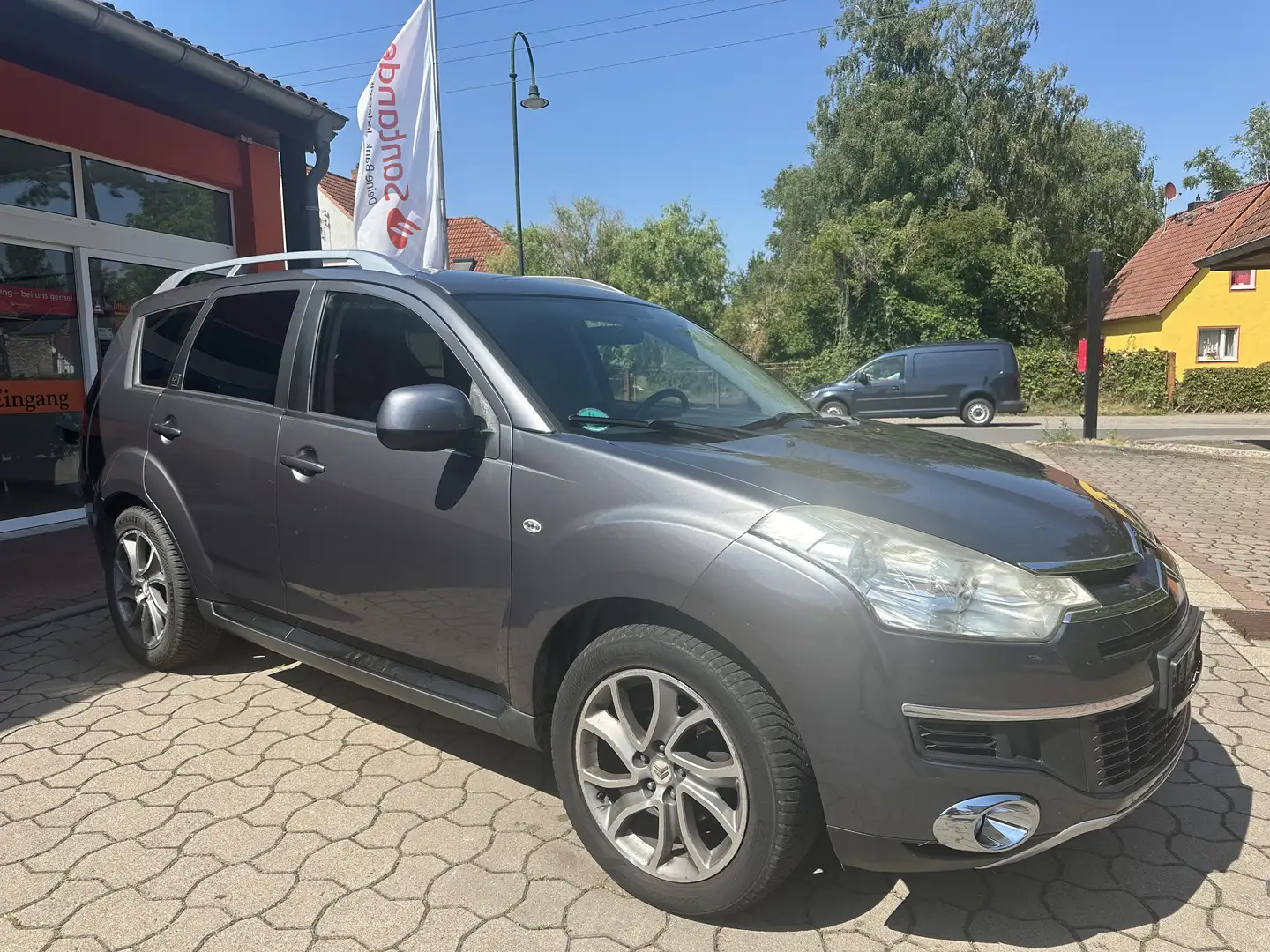 Citroen C-Crosser Tendance *7-Sitzer * Allrad * Klima * Grau - 1