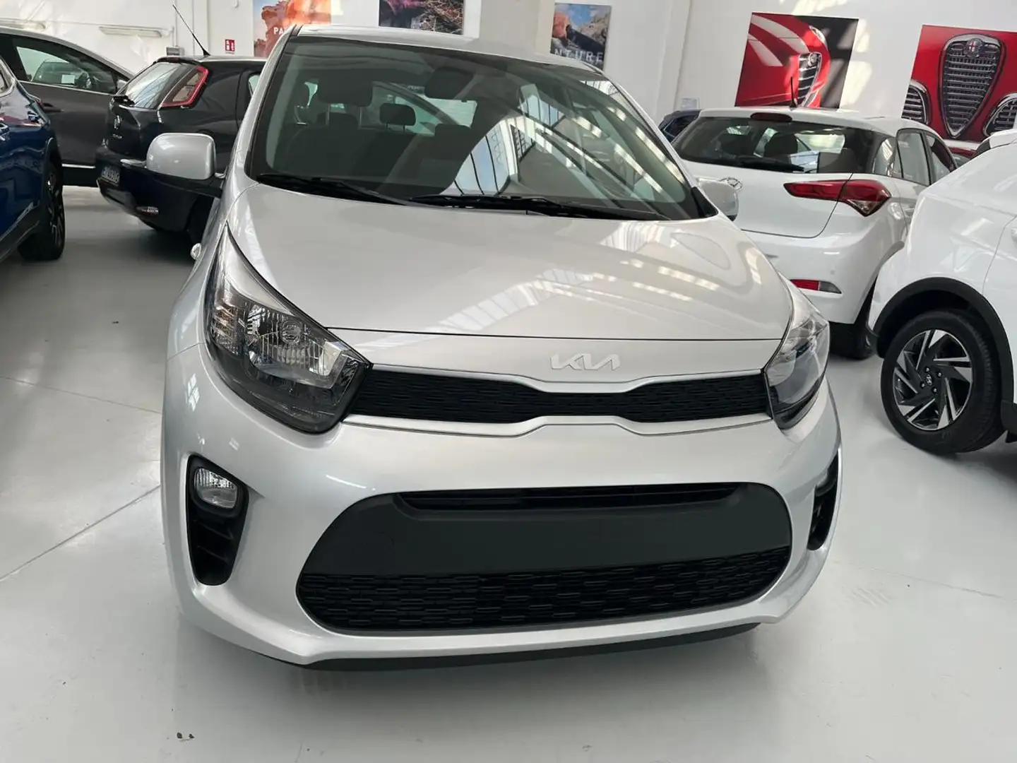 Kia Picanto 1.0 12V 5 porte Urban Gris - 2