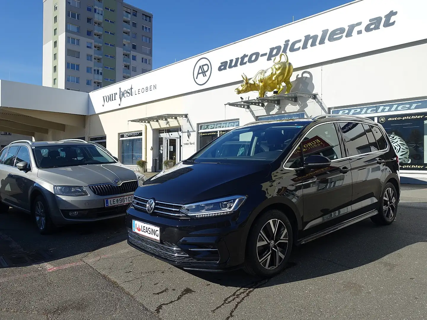 Volkswagen Touran 1,5 TSI ACT Highline / R-Line Schwarz - 1