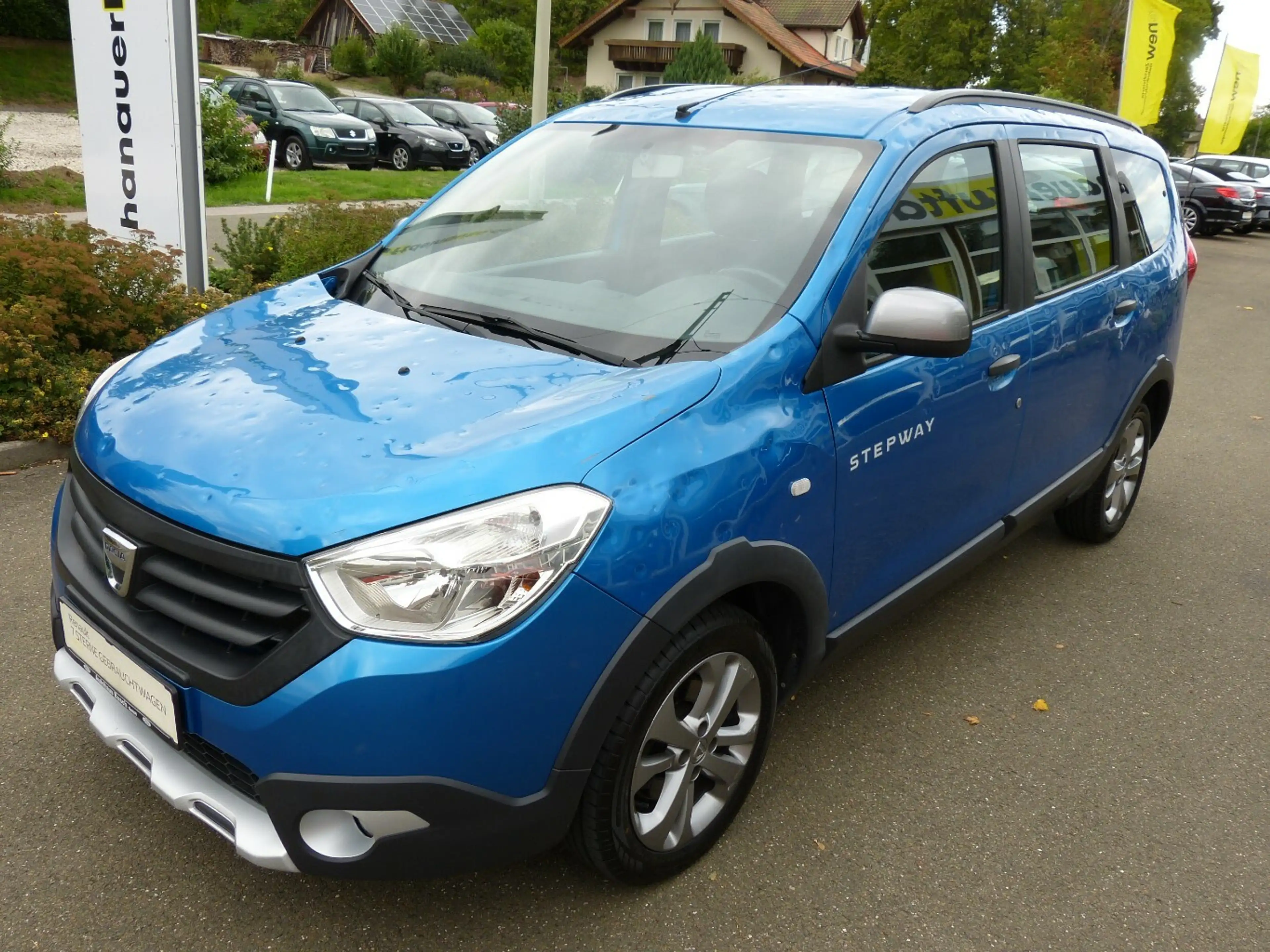 Dacia Lodgy Stepway TCE 115 [NAVI/SHZ/PDC/7-Sitze]