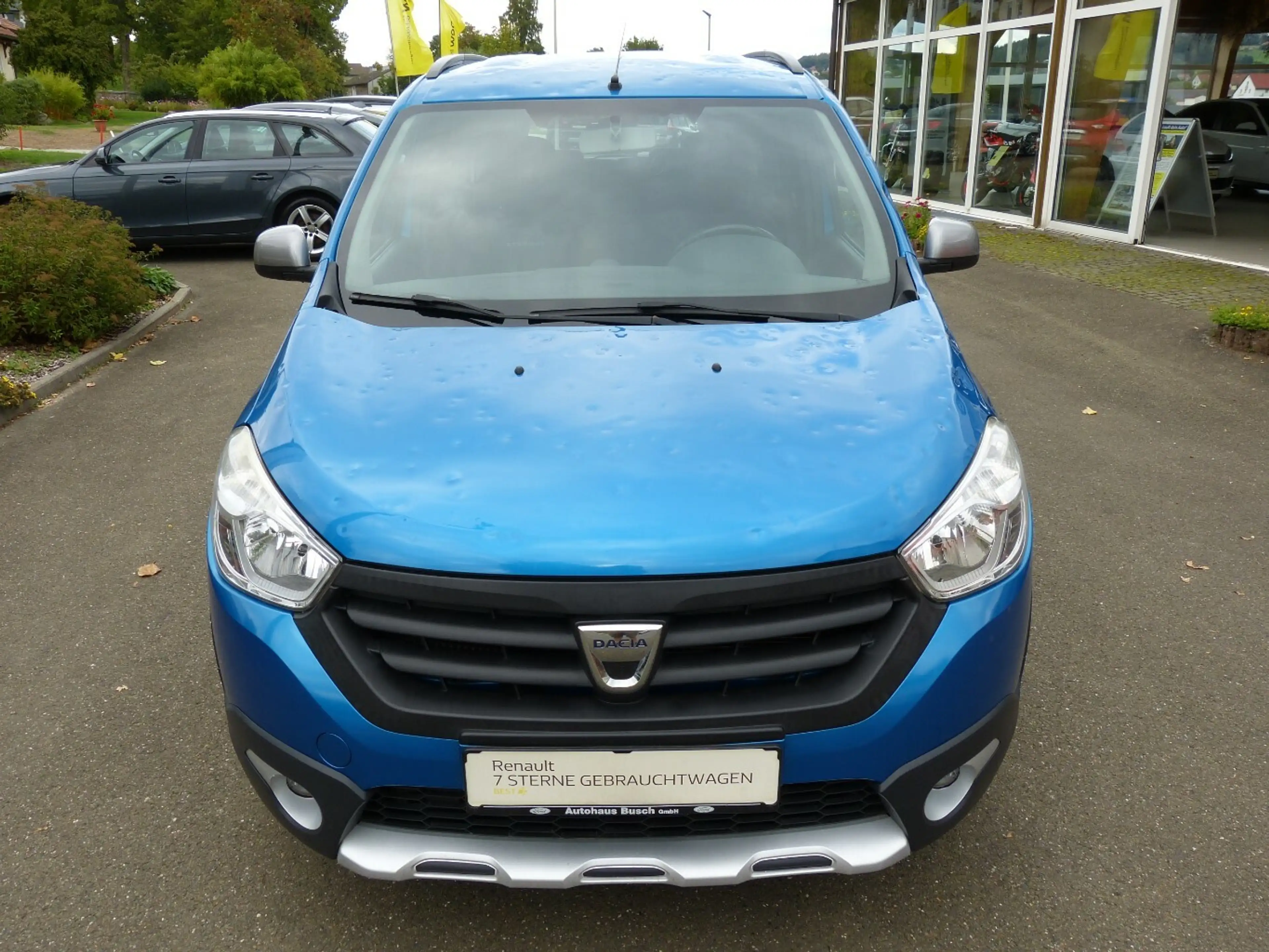 Dacia Lodgy Stepway TCE 115 [NAVI/SHZ/PDC/7-Sitze] — photo 2