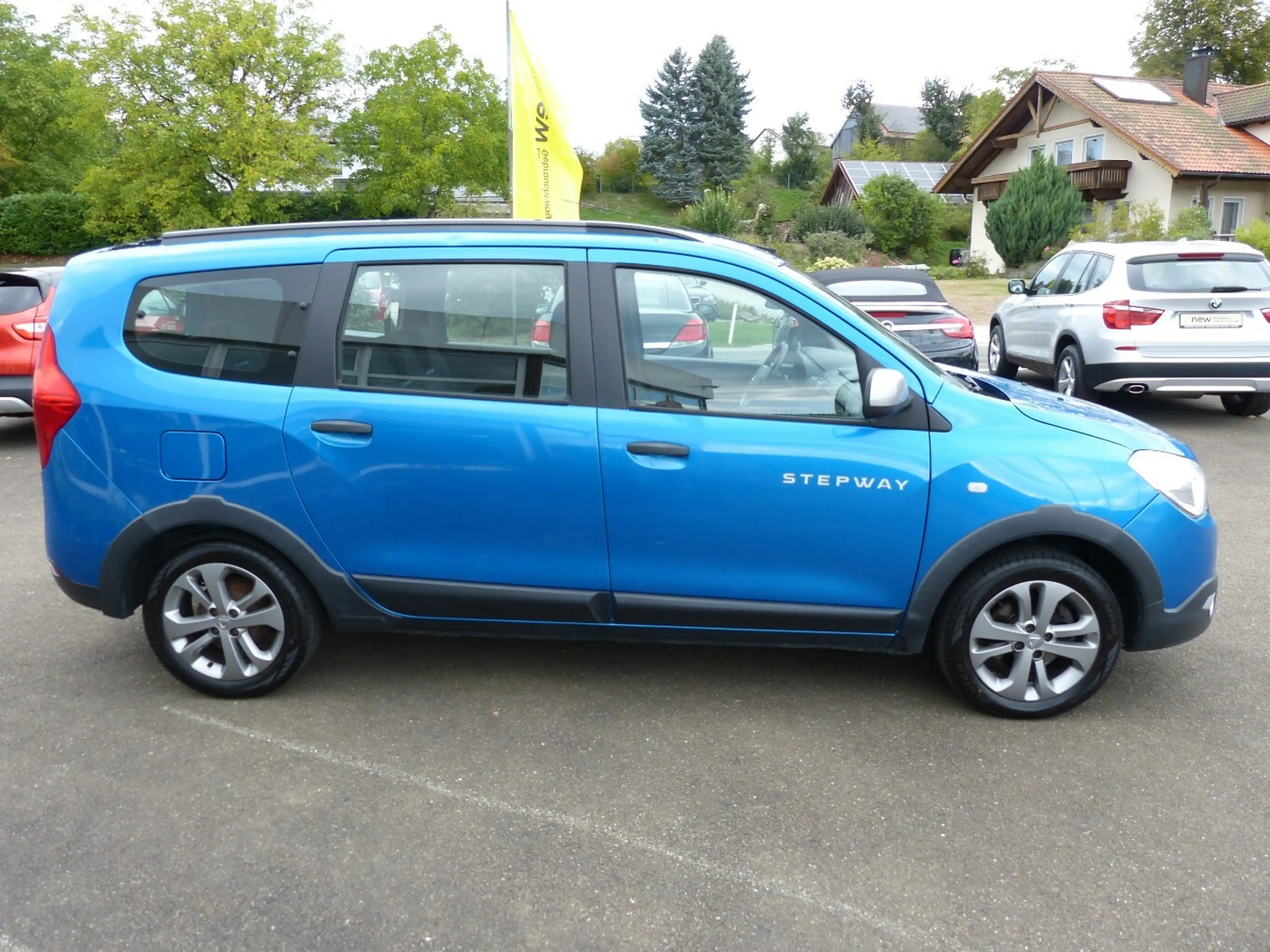 Dacia Lodgy Stepway TCE 115 [NAVI/SHZ/PDC/7-Sitze] — photo 4
