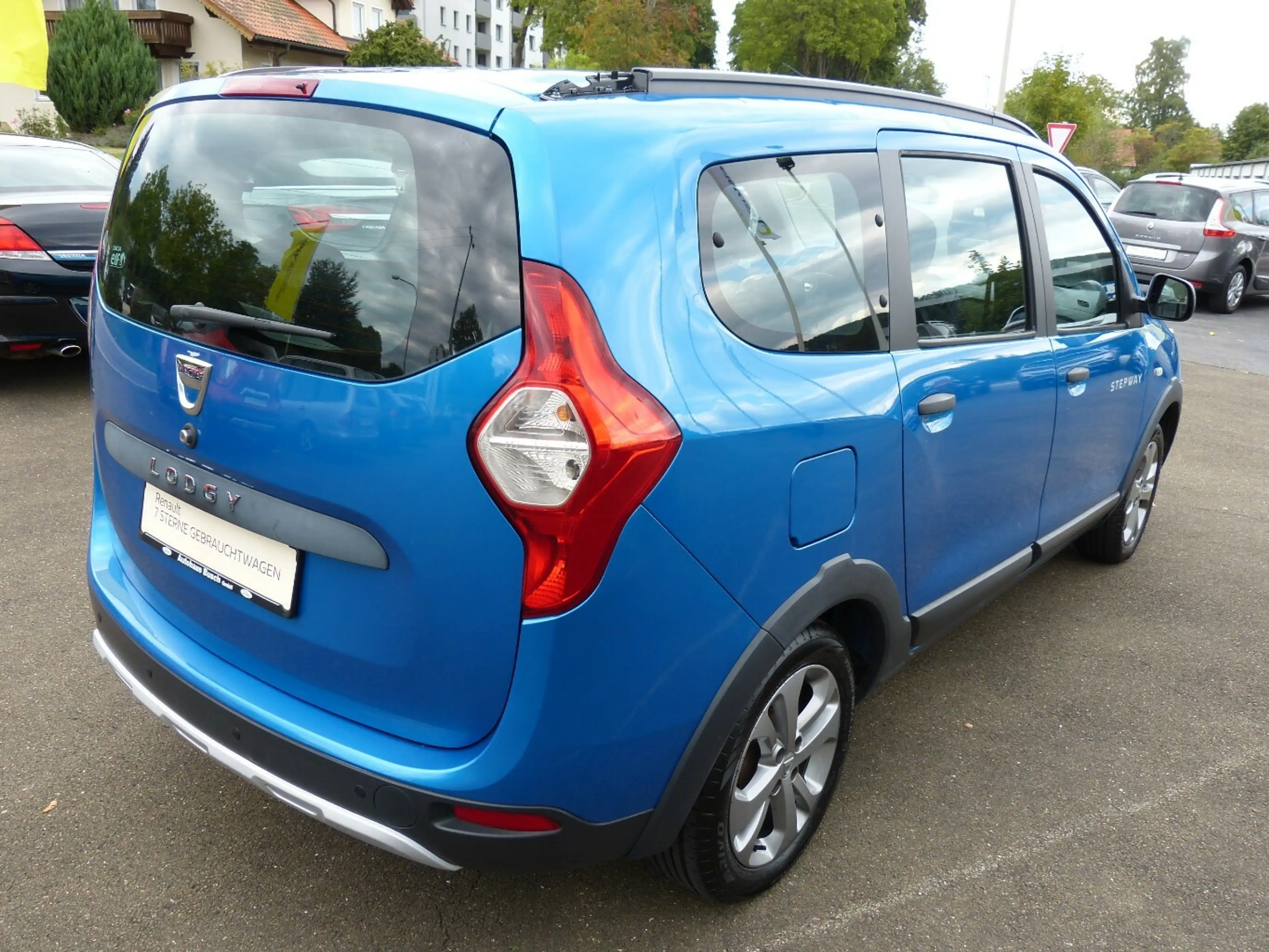 Dacia Lodgy Stepway TCE 115 [NAVI/SHZ/PDC/7-Sitze] — photo 8