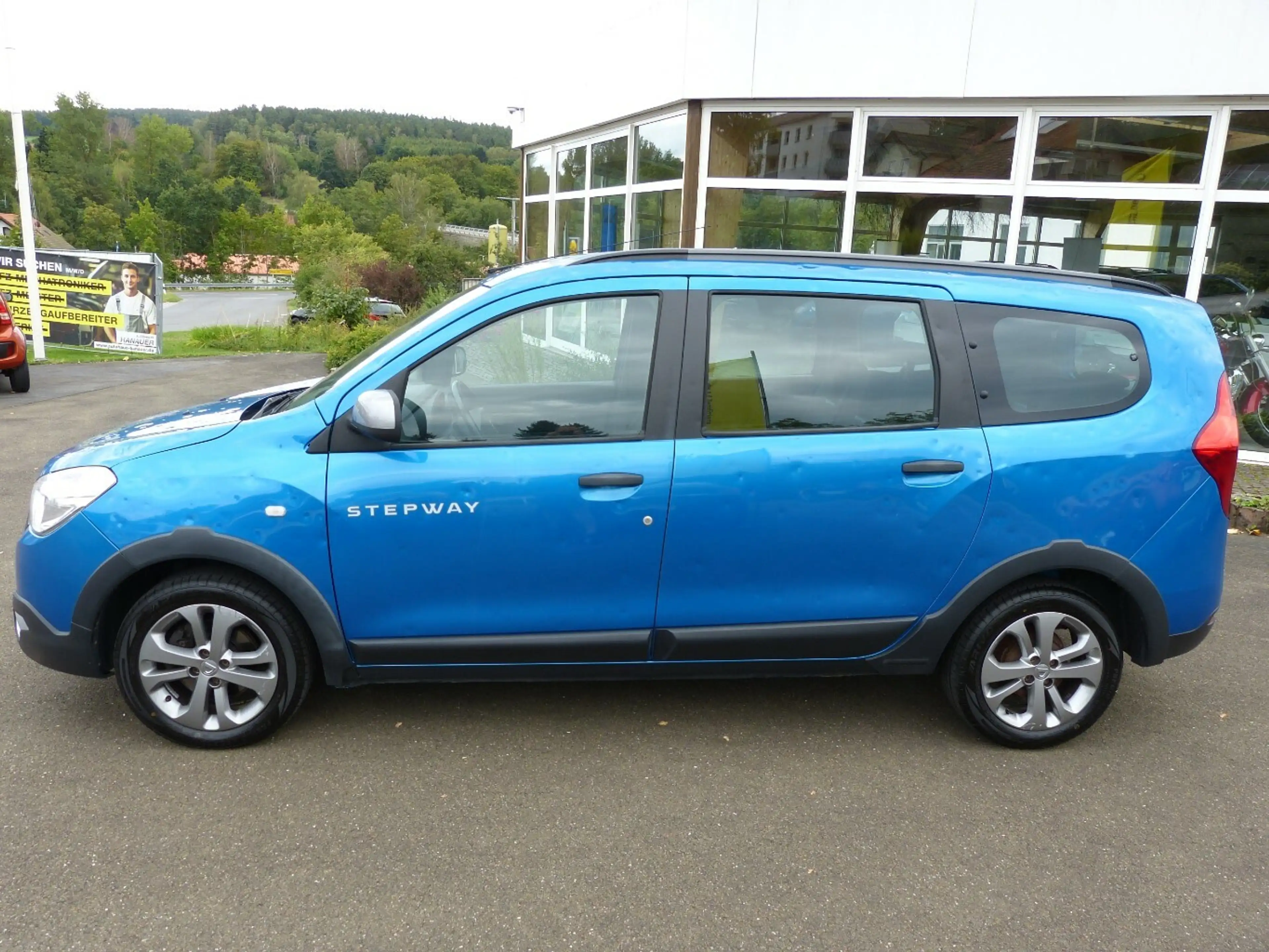 Dacia Lodgy Stepway TCE 115 [NAVI/SHZ/PDC/7-Sitze] — photo 5