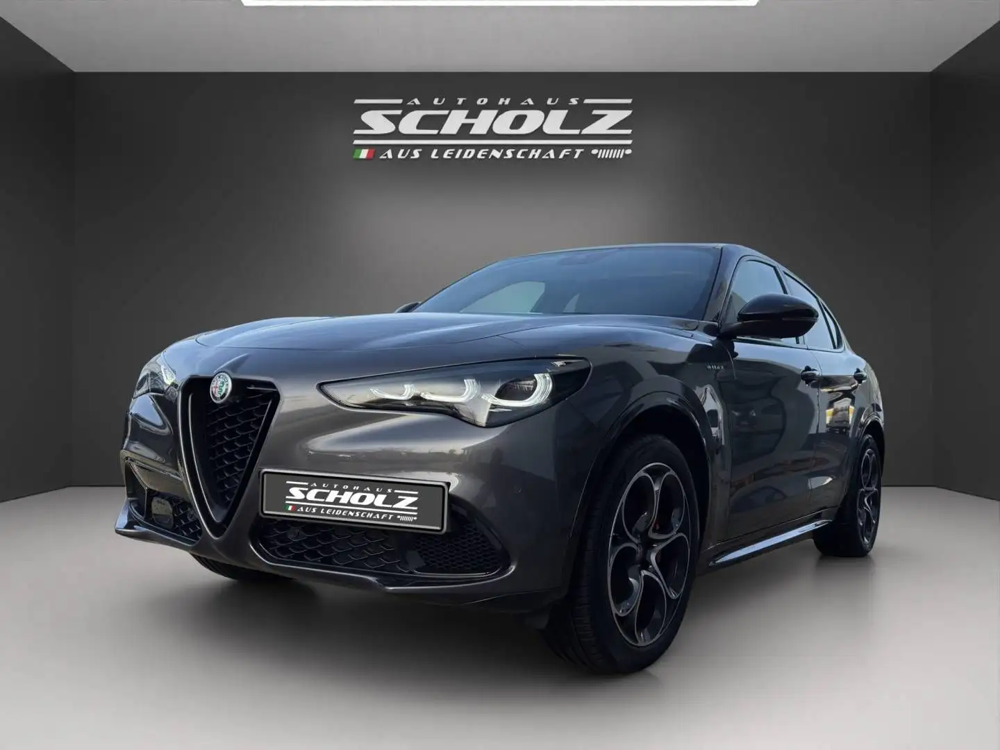 Alfa Romeo Stelvio MY23 Veloce 2.2 Diesel 16V 154kW Silber - 1