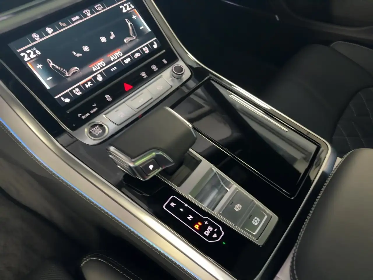 Audi Q8 SUV 50 TDI quattro 210 kW tiptronic S-Line 14