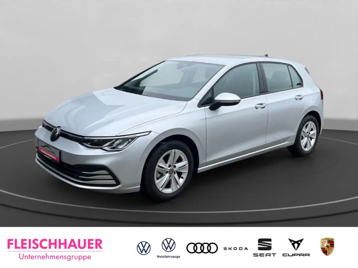 Volkswagen Golf VIII 1.5 TSI Life Navi LED Einparkhilfe App-Connec Silber - 1