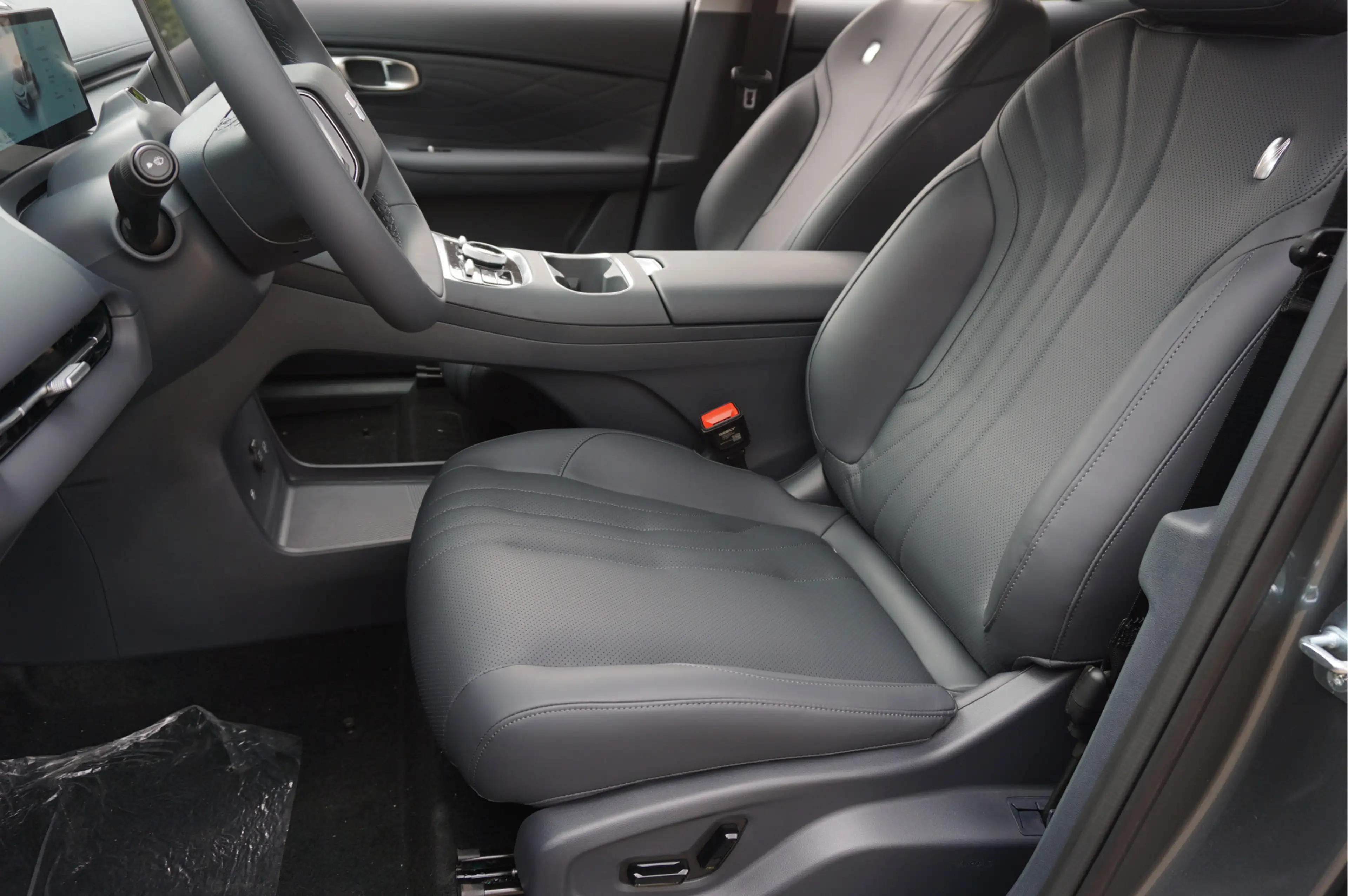 Geely Starray EM-i 1.5 Pro 83Km elektrisch All-in prijs: direct wegri — photo 7