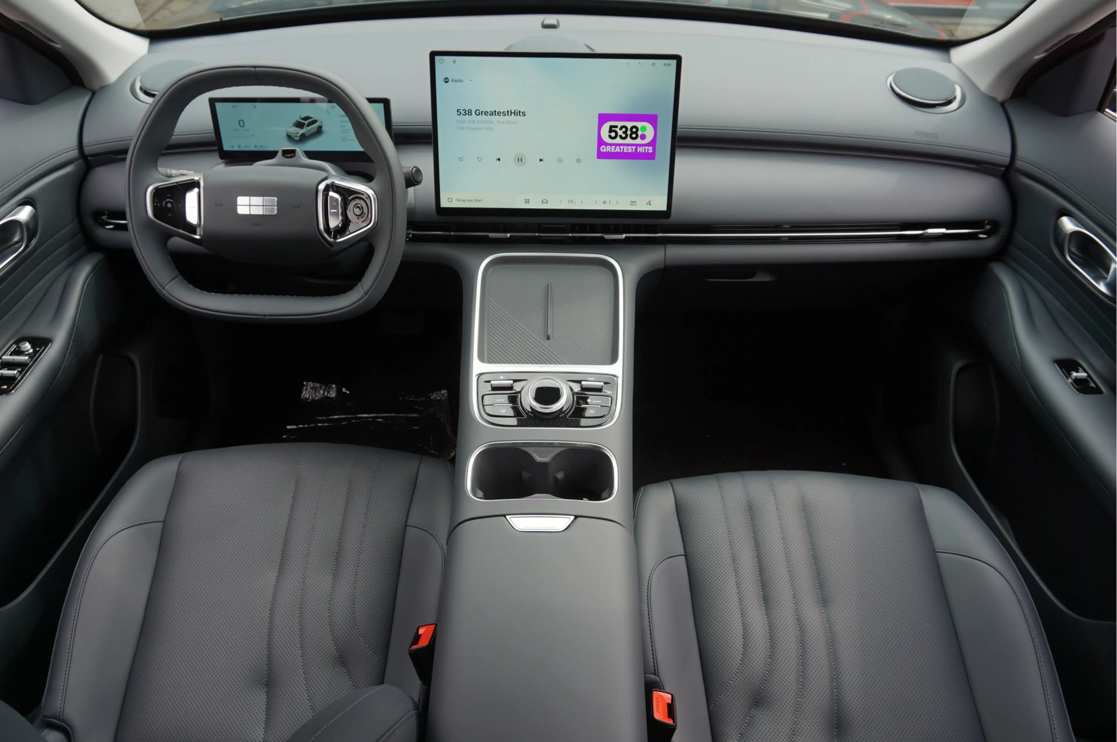 Geely Starray EM-i 1.5 Pro 83Km elektrisch All-in prijs: direct wegri — photo 3