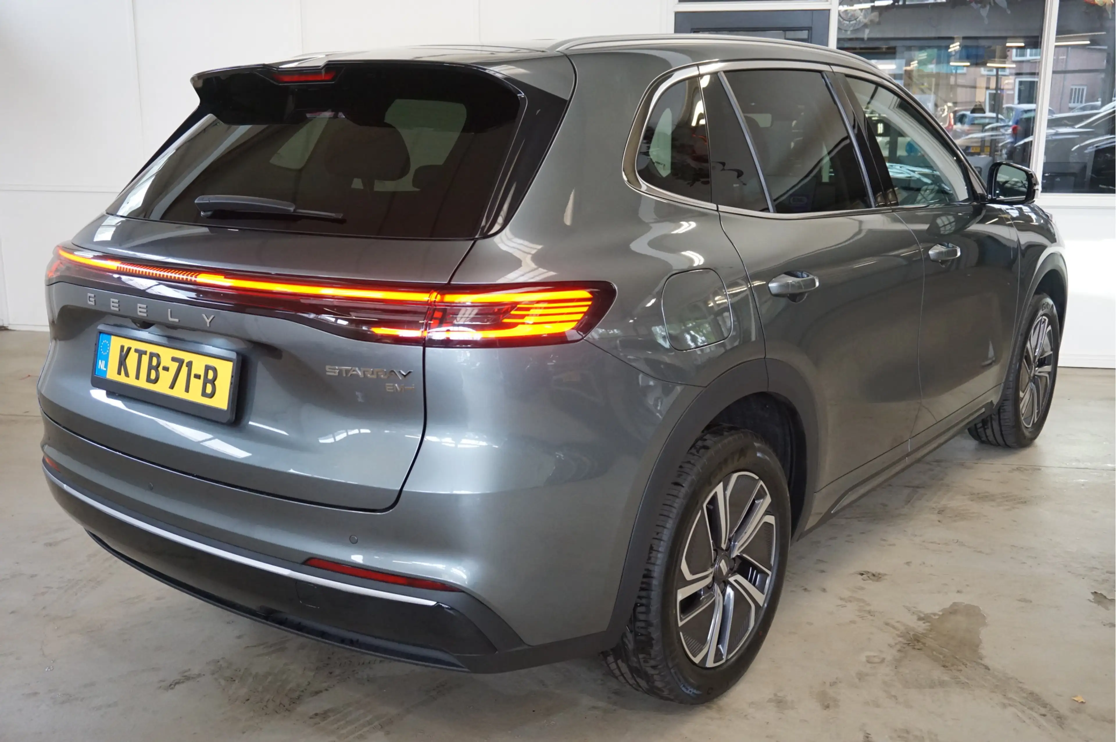 Geely Starray EM-i 1.5 Pro 83Km elektrisch All-in prijs: direct wegri — photo 2