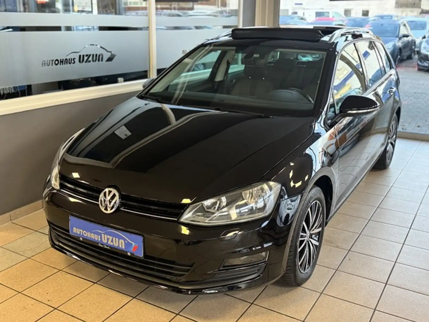 Volkswagen Golf VII Var. Allstar Pano. Autom Allwetter PDC Schwarz - 2