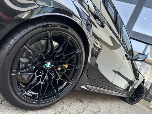 BMW M3 view 3