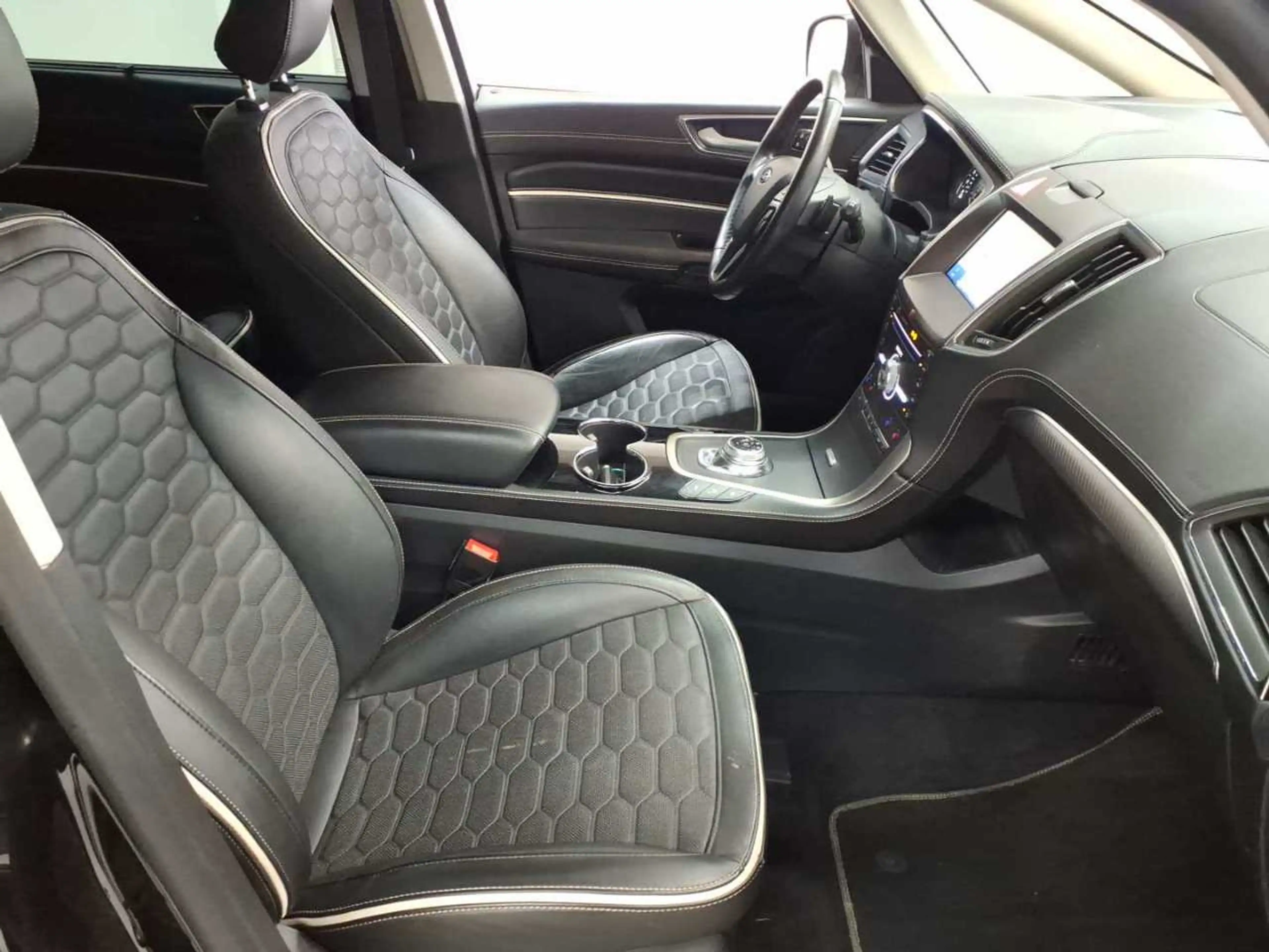 Ford S-Max S-Max 2.0 EcoBlue Aut. VIGNALE 7 Si. AHK Leder — photo 8