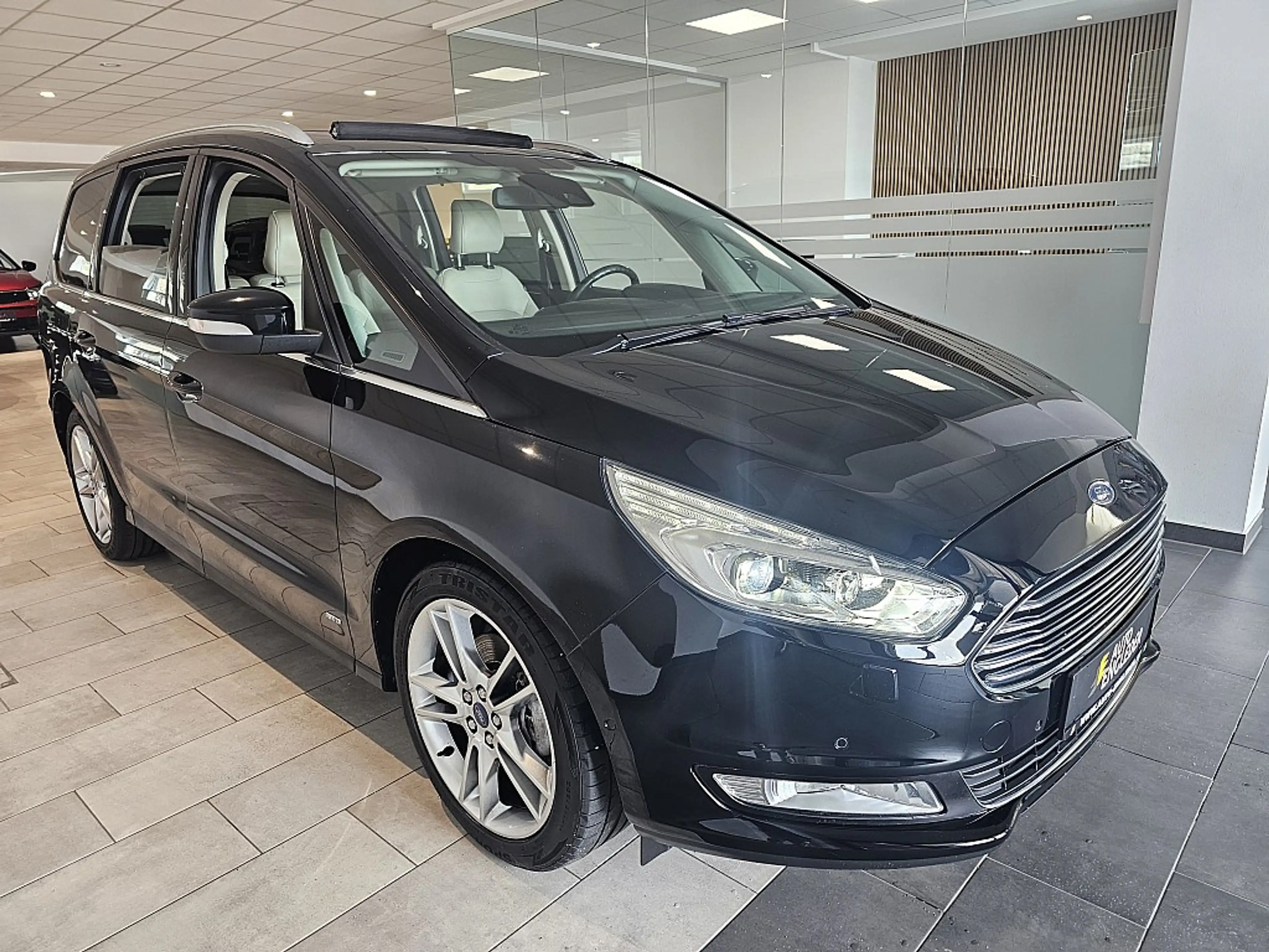Ford Galaxy 2,0 TDCi AWD Titanium Start/Stop Powershift Tit... — photo 5
