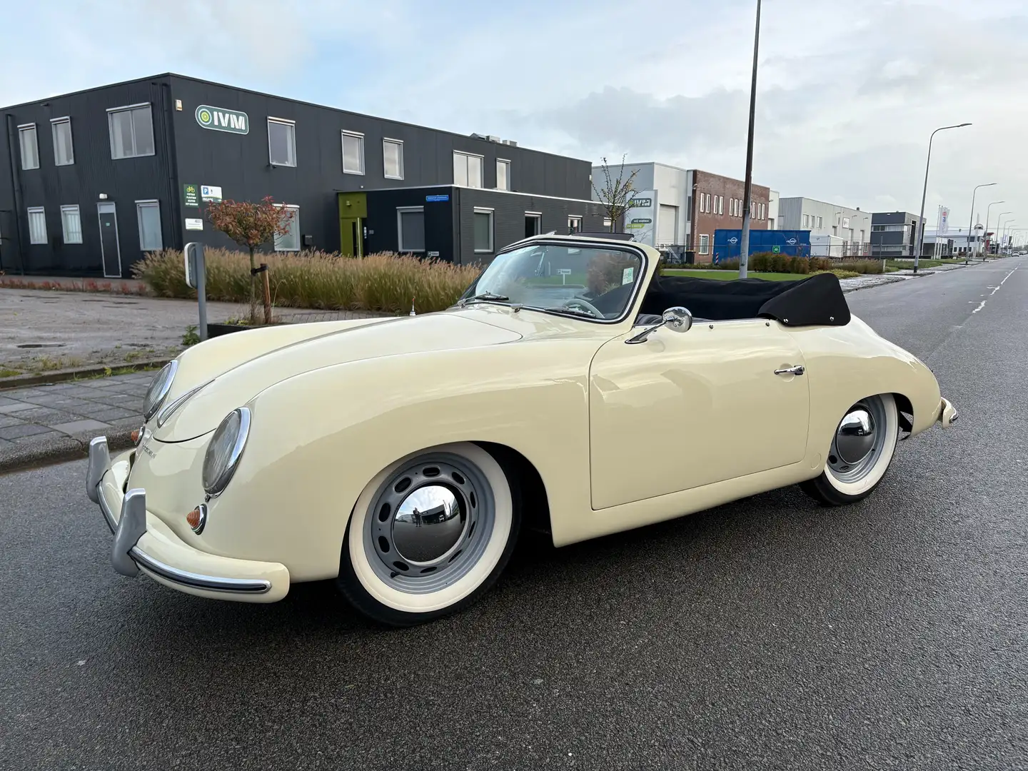 Porsche 356 Pre-A Knickscheibe 1.500 Cabriolet Beige - 2