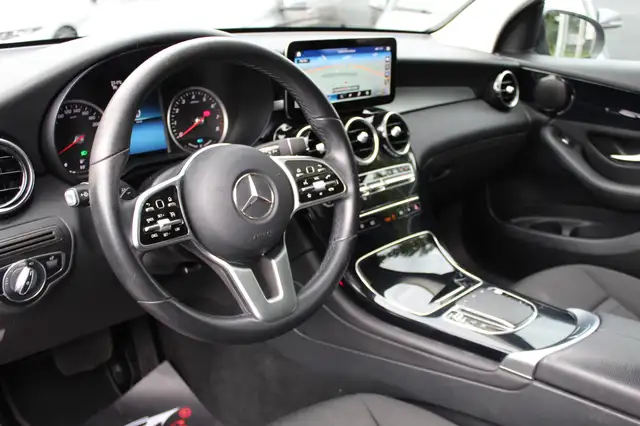 Mercedes-Benz 300 view 8