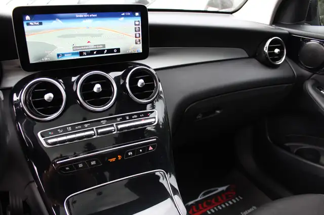 Mercedes-Benz 300 view 14