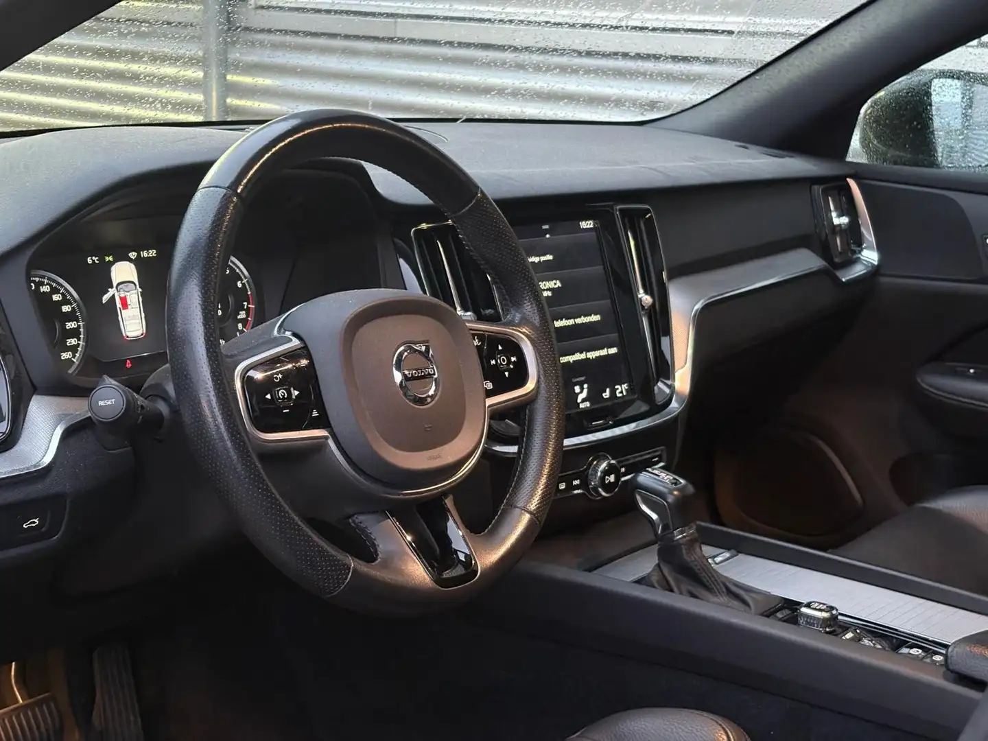 Volvo V60 2.0 T5 Inscription | Trekhaak | Panoramadak | Lede Zwart - 2