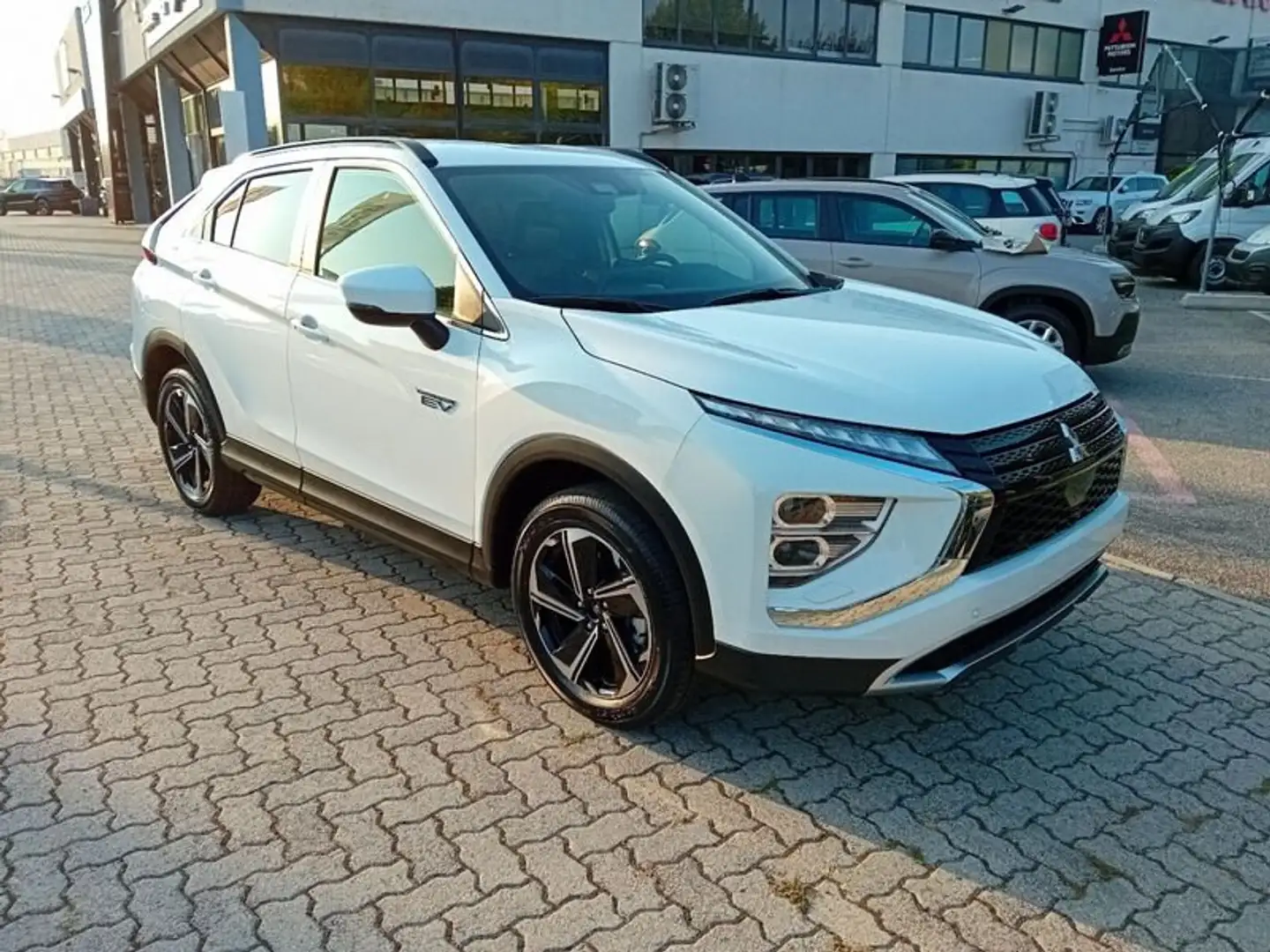 Mitsubishi Eclipse Cross 2.4 MIVEC 4WD PHEV Instyle SDA Pack 0 Bianco - 1