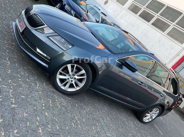 Imagine Skoda Octavia 1.6,DSG,Navi+,Leder,Pano,ACC,LED,SHZ,AHK