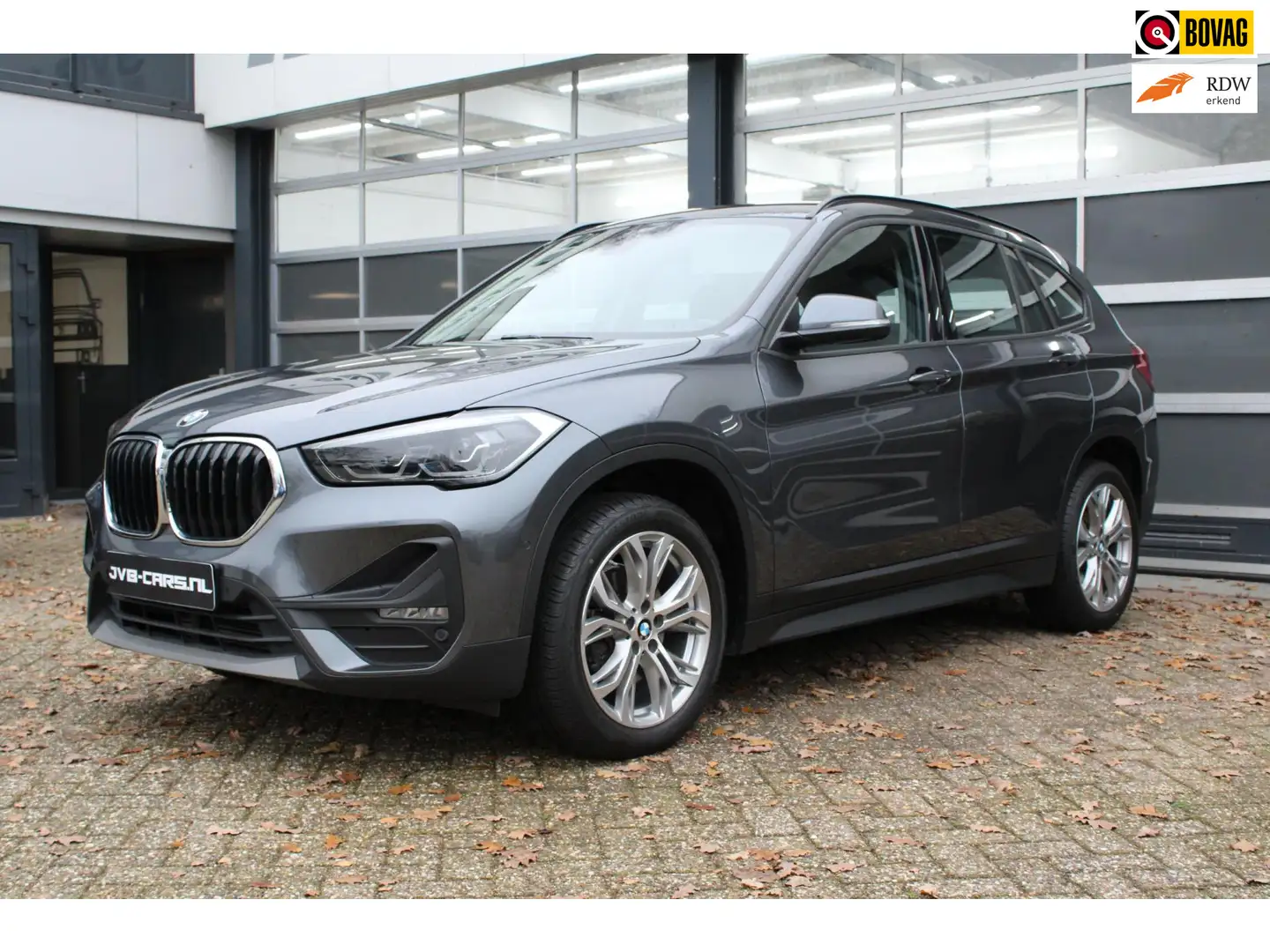 BMW X1 SDrive18i/Leer/Automaat Grau - 1