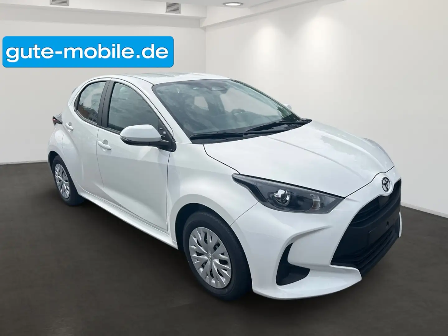 Toyota Yaris 5-Türer Comfort 1,5-l-VVT-i, 92 kW (125 PS) 6-Gan Weiß - 2