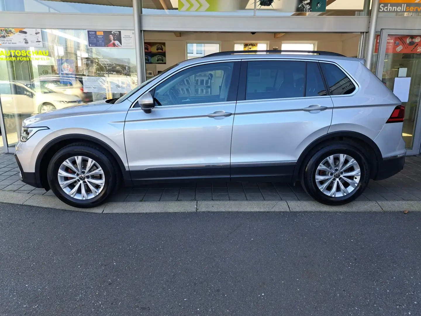 Volkswagen Tiguan Life TDI DSG Silber - 2