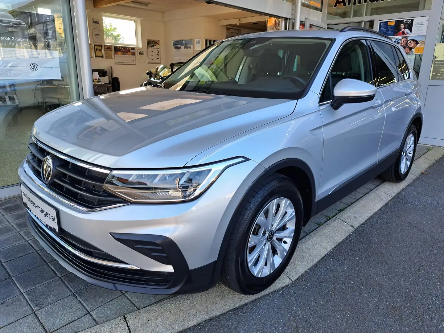 Volkswagen Tiguan Life TDI DSG Silber - 1