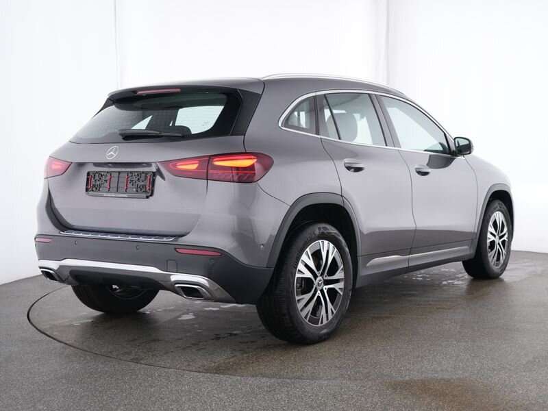 Mercedes-Benz GLA 220