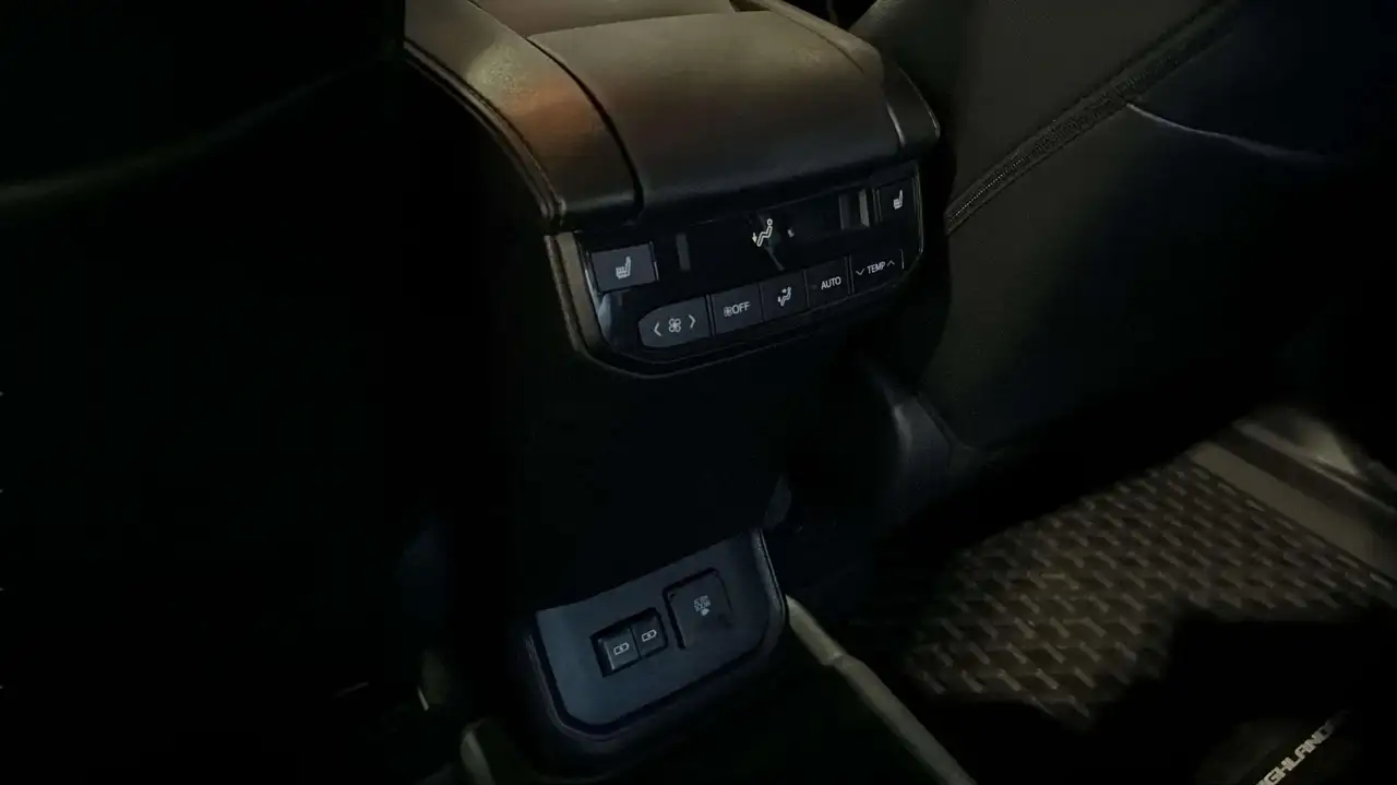 Toyota Highlander снимка Toyota Highlander