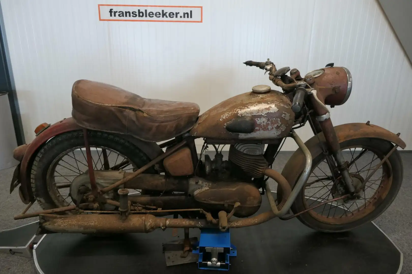 Triumph Restauratie object Rood - 1
