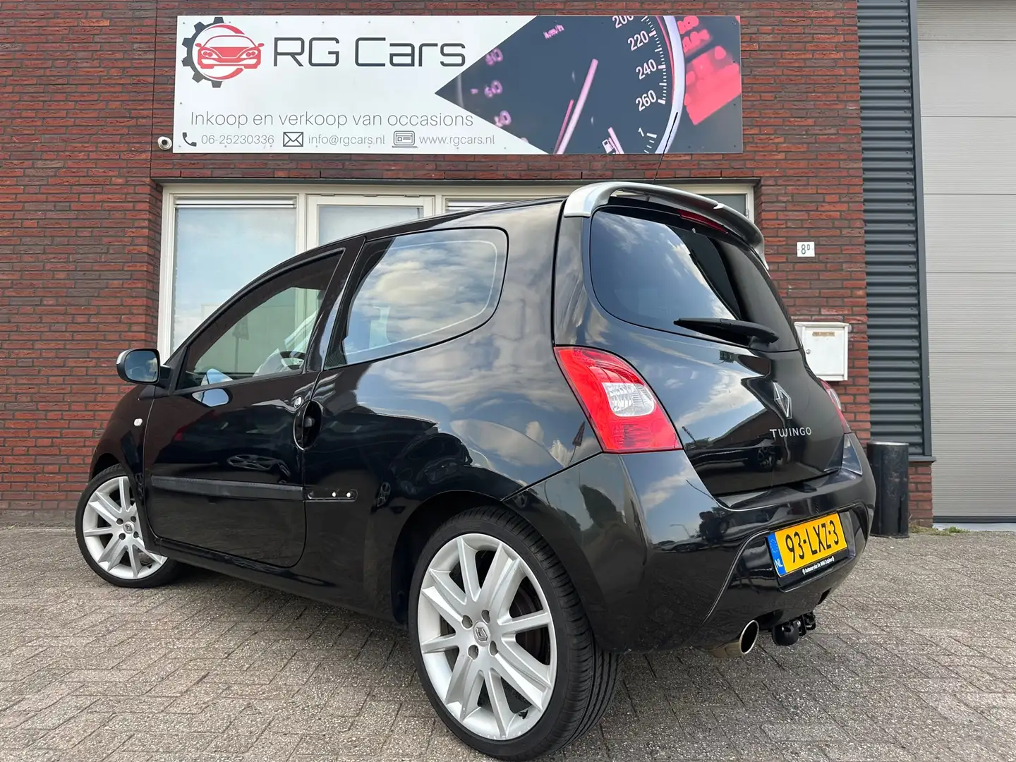 Renault Twingo 1.2-16V Authentique / Leder / Navi / Xenon / Carpl Schwarz - 2