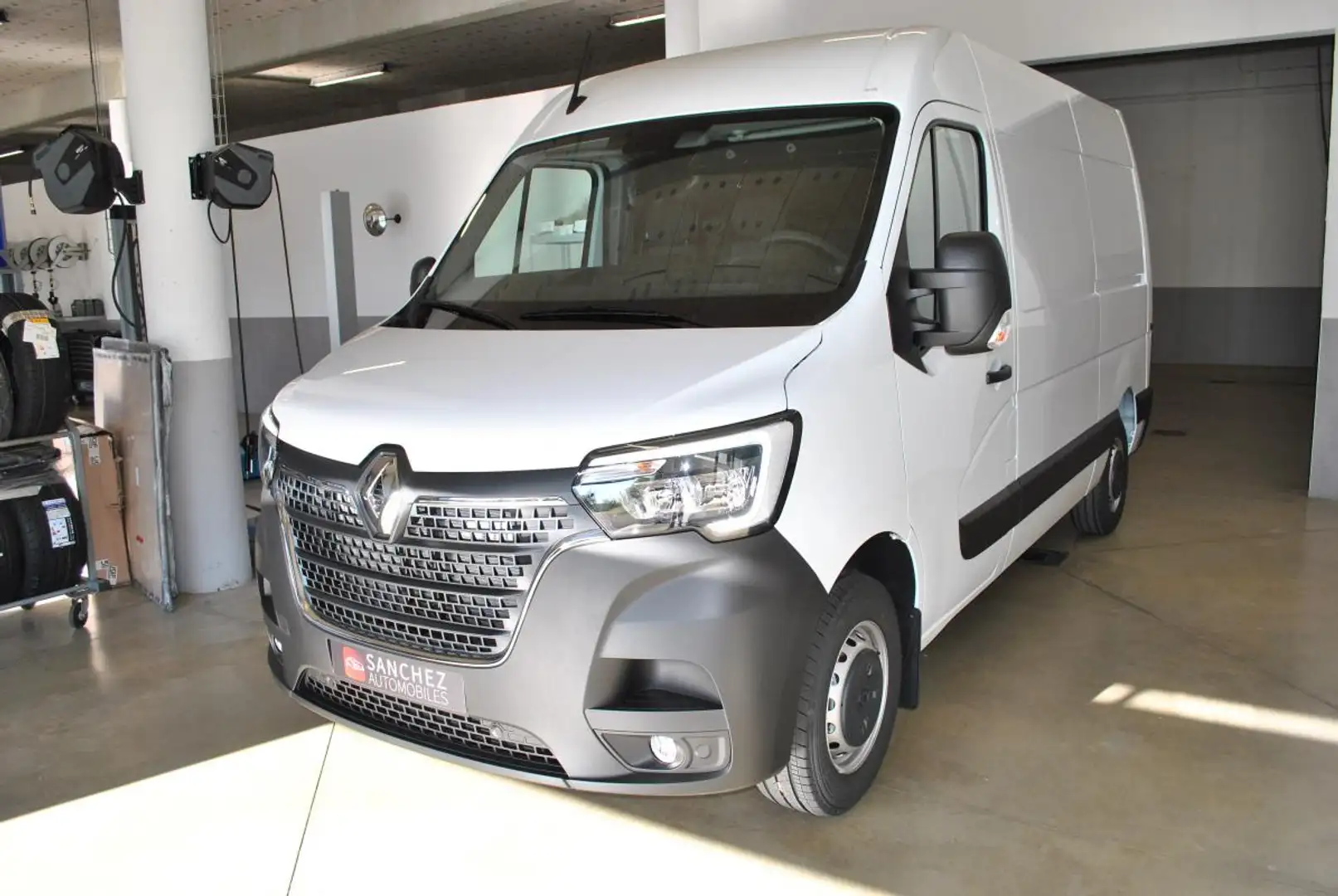 Renault Master III 2.3 DCI 150 L2H2 3T5 PRO+ White - 1